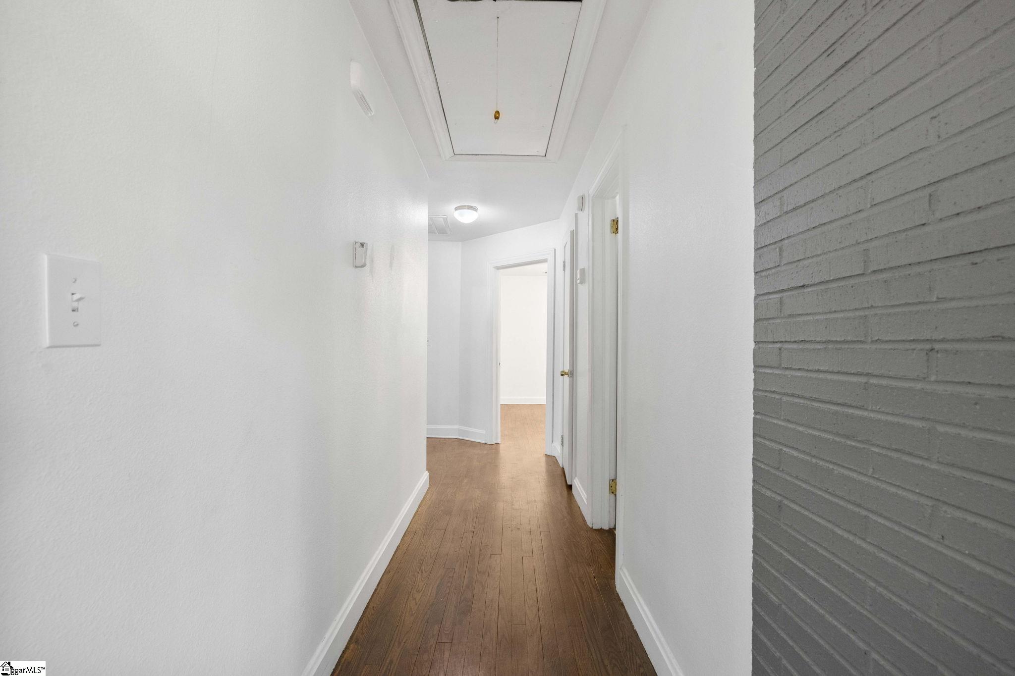 206 Greenbriar Drive Property Photo 15