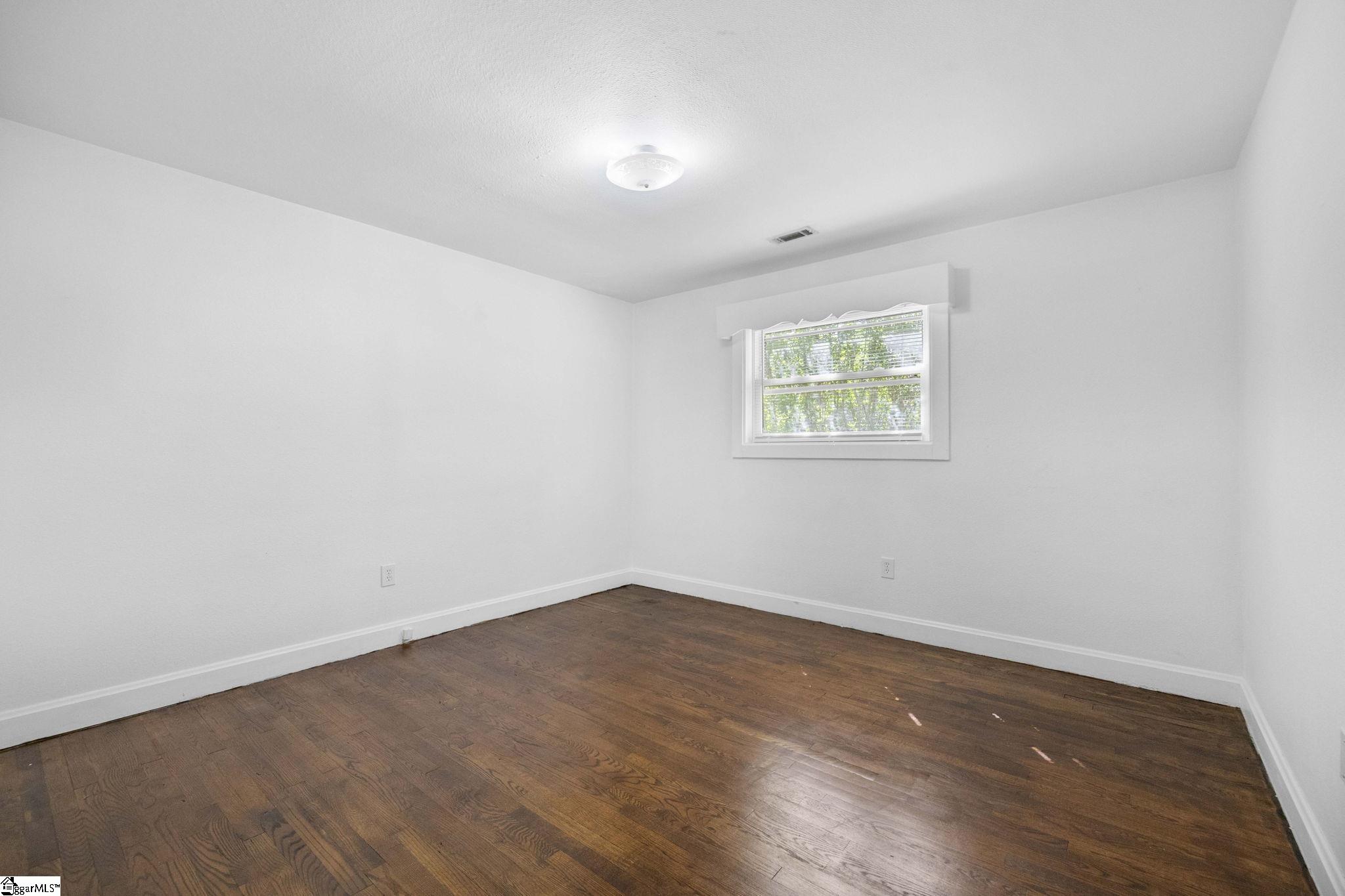 206 Greenbriar Drive Property Photo 18