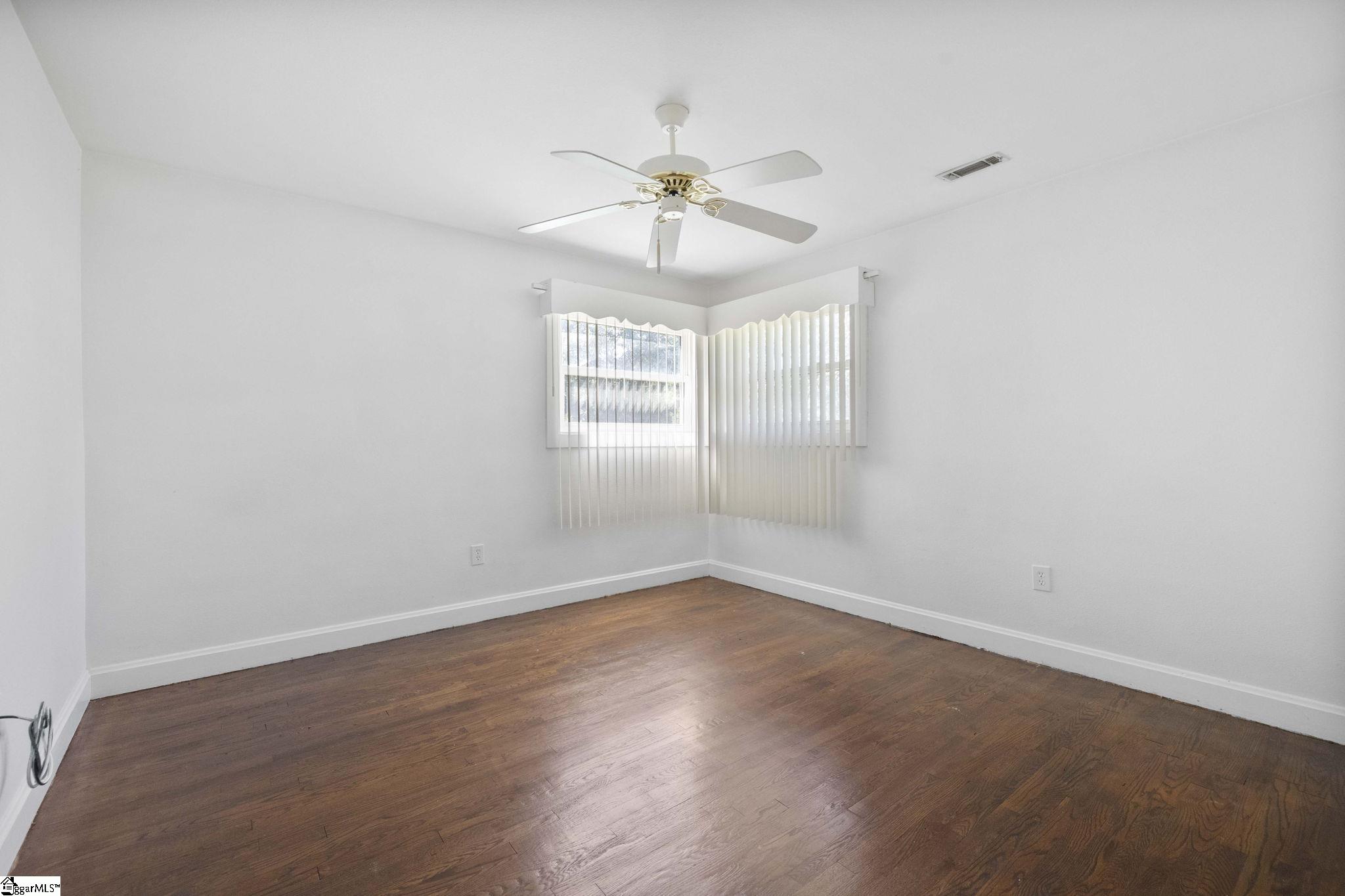 206 Greenbriar Drive Property Photo 20