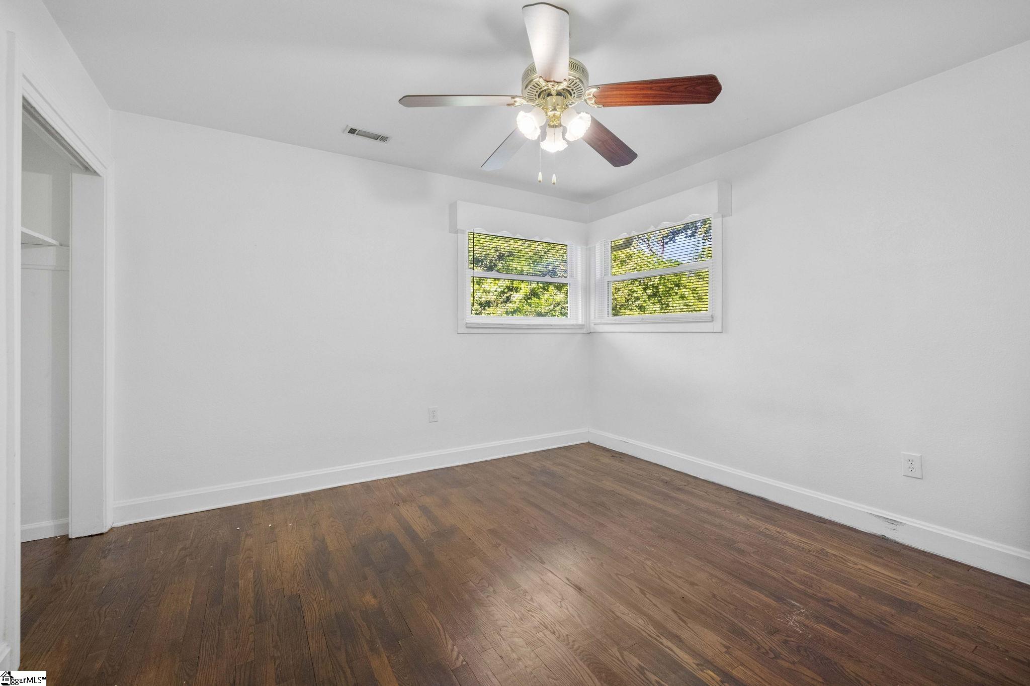 206 Greenbriar Drive Property Photo 22