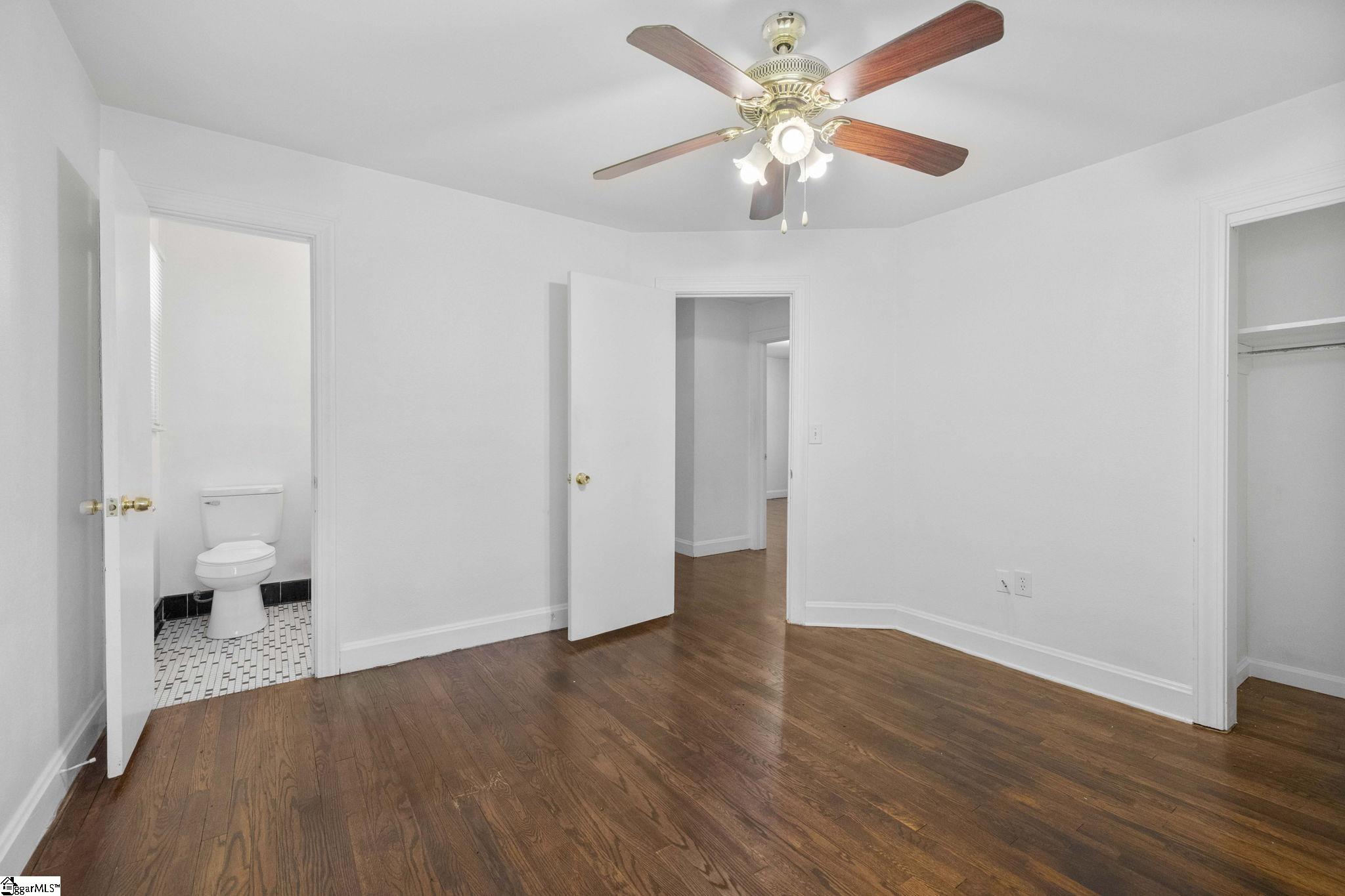 206 Greenbriar Drive Property Photo 23