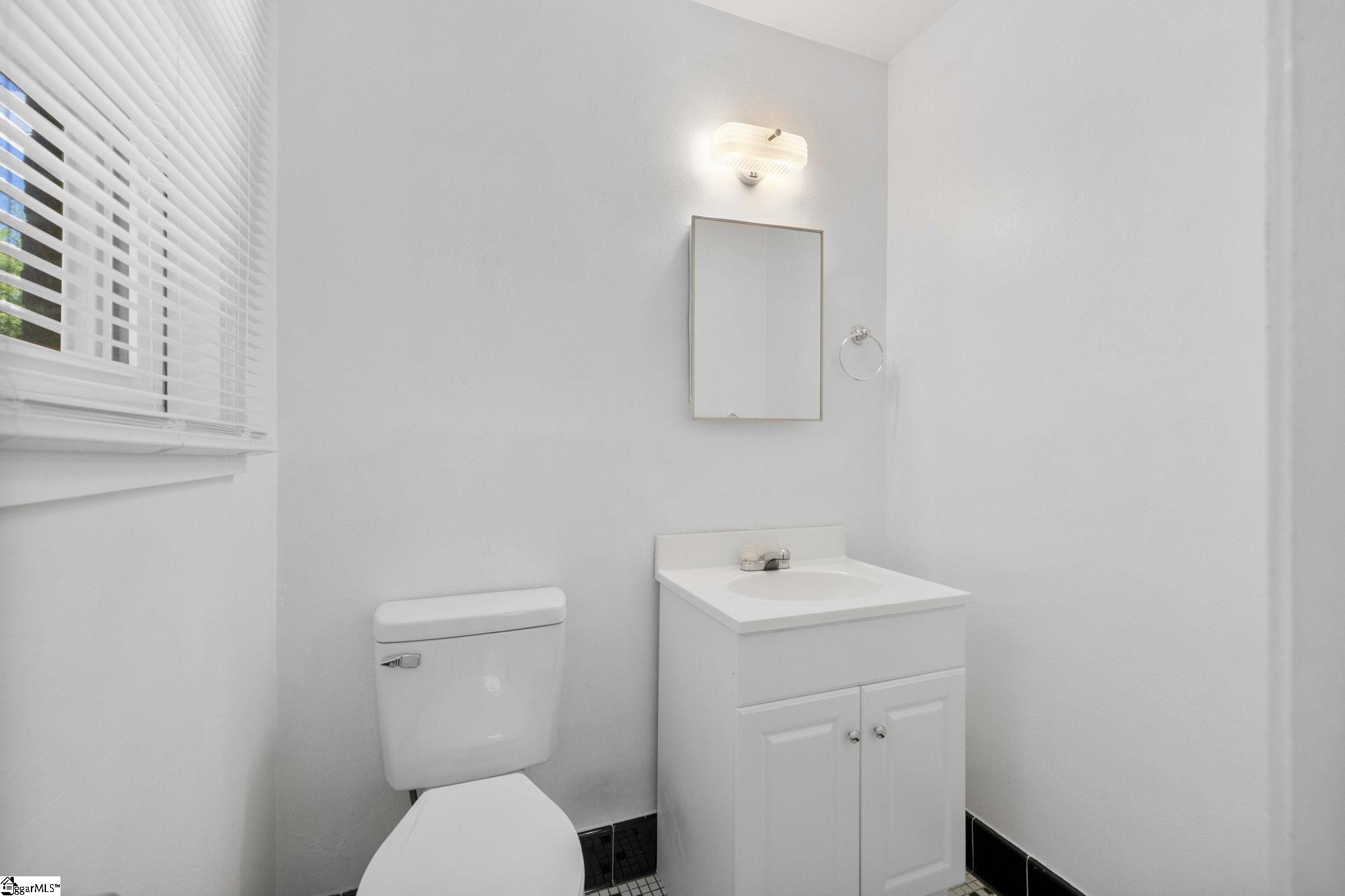 206 Greenbriar Drive Property Photo 24