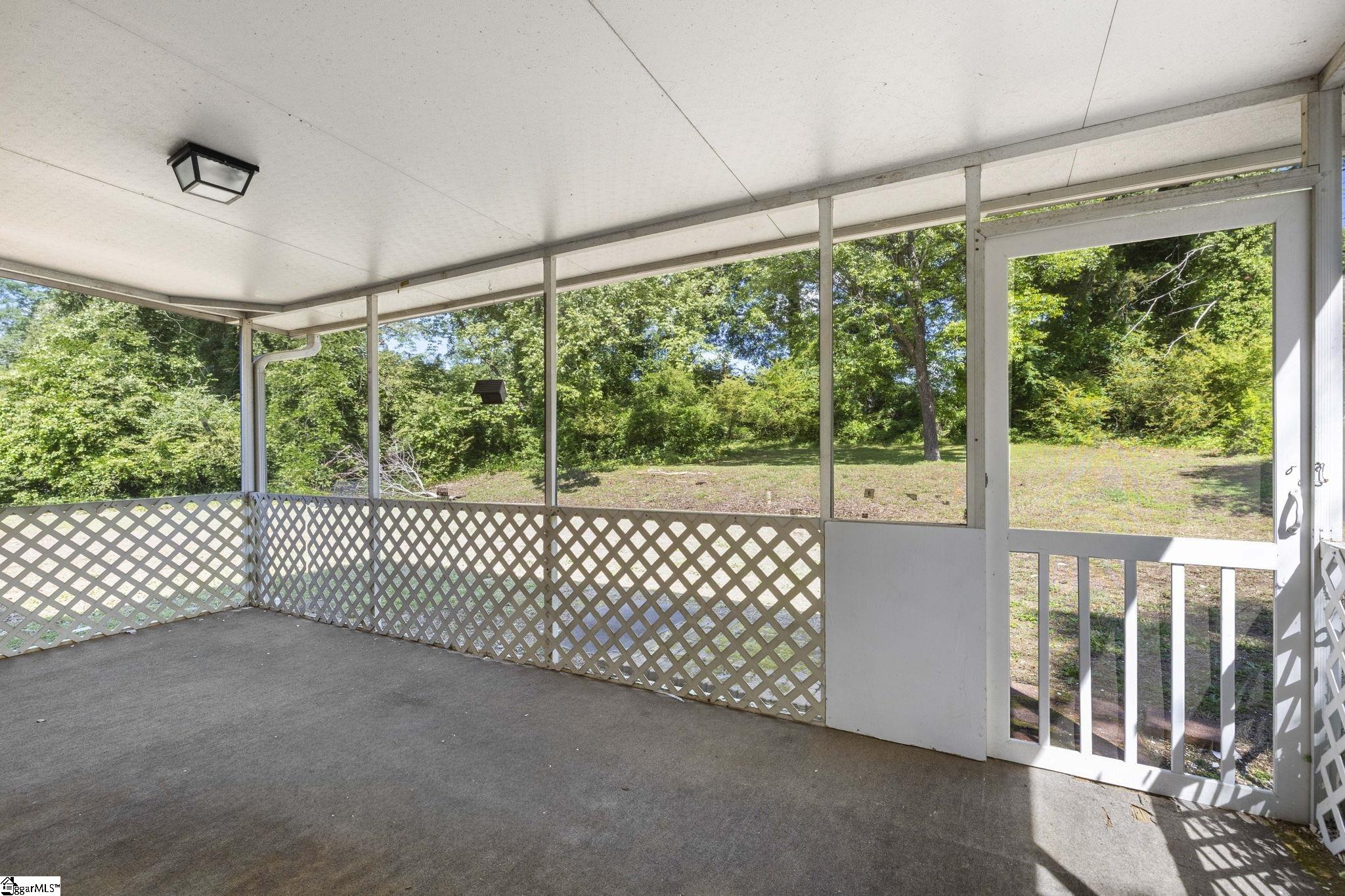 206 Greenbriar Drive Property Photo 26