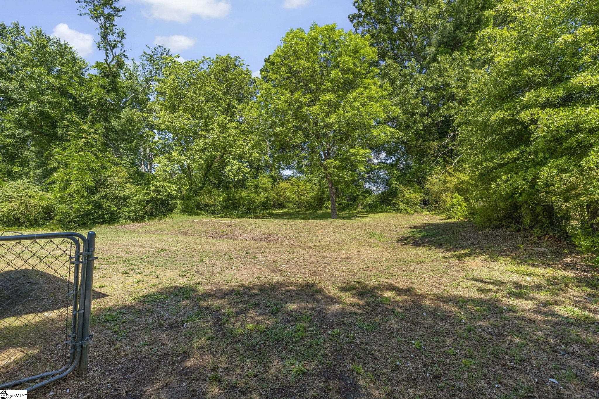 206 Greenbriar Drive Property Photo 28