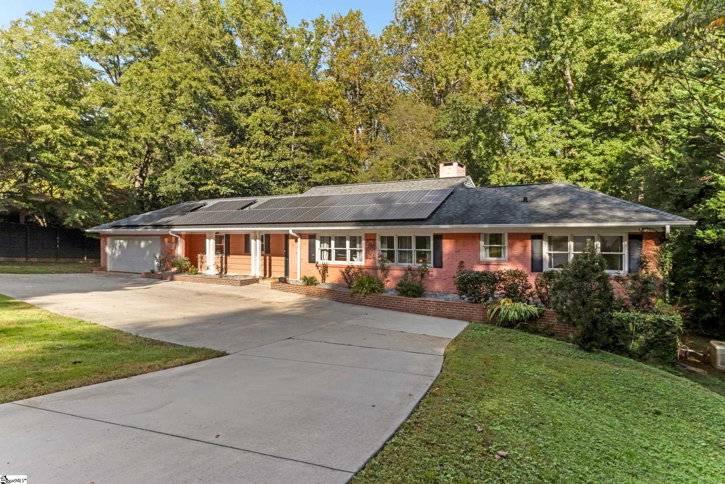 114 Eastwood Circle Property Photo 1