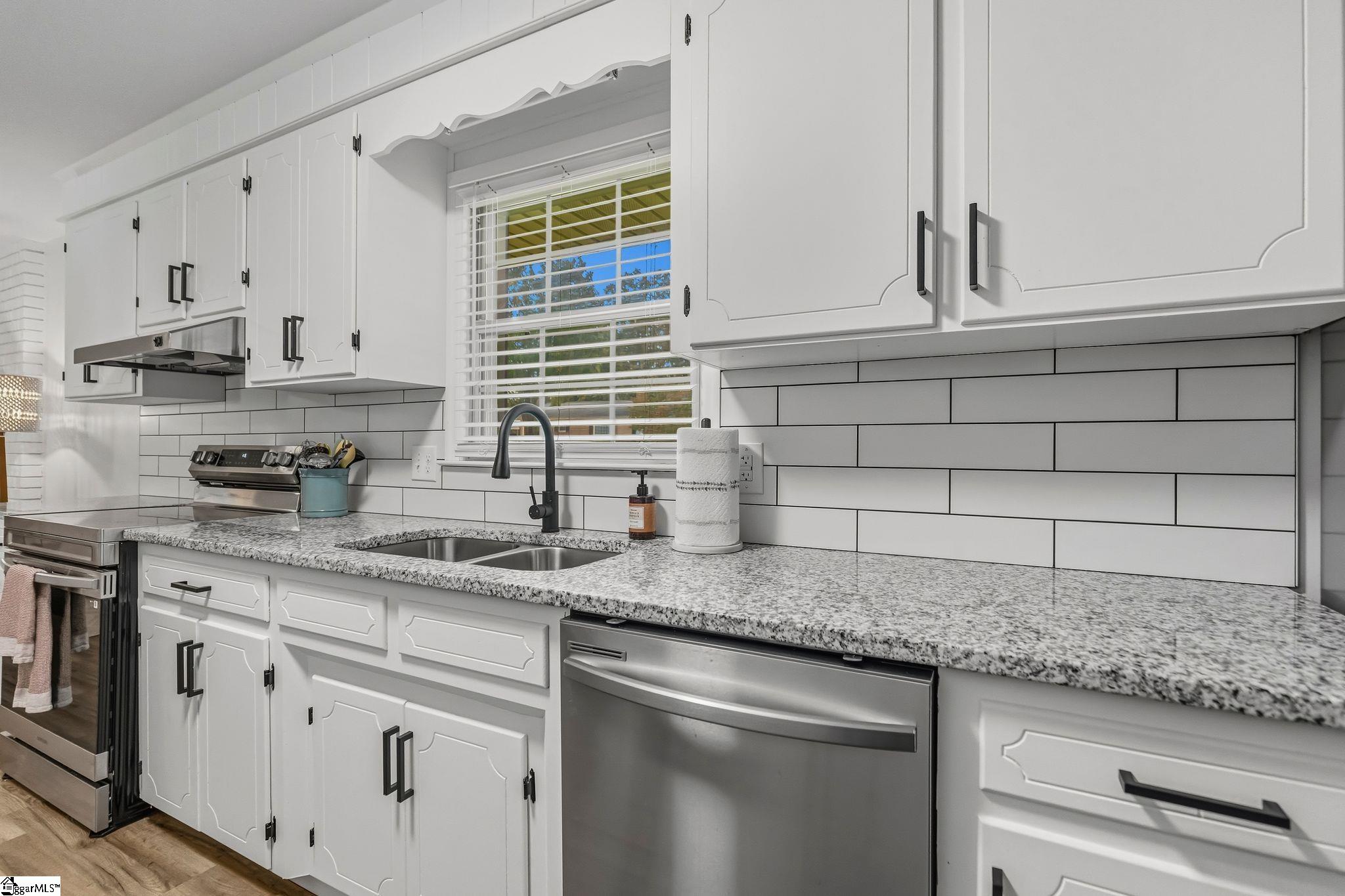 110 Scenic Circle Property Photo 4
