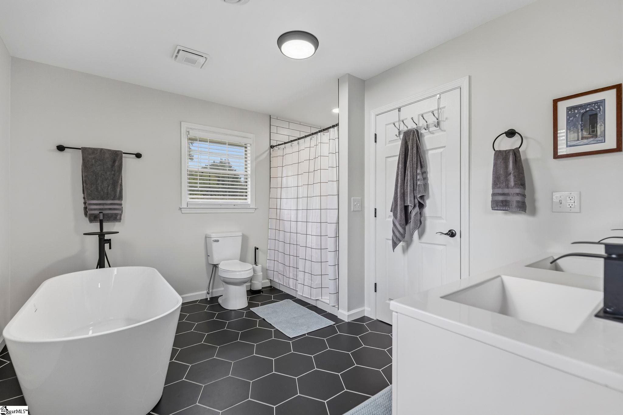 110 Scenic Circle Property Photo 19