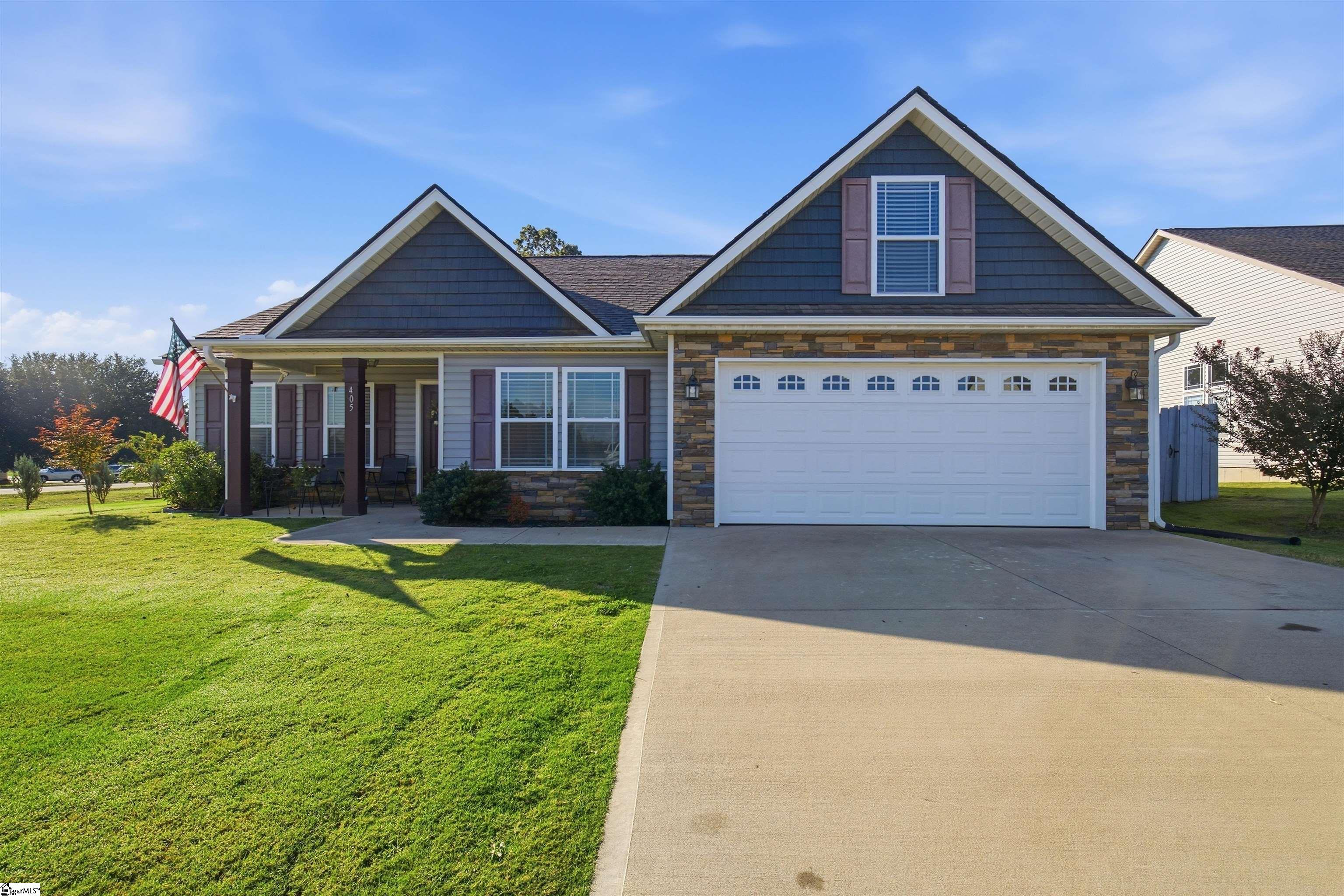 405 Kimbrell Oaks Drive Property Photo 1
