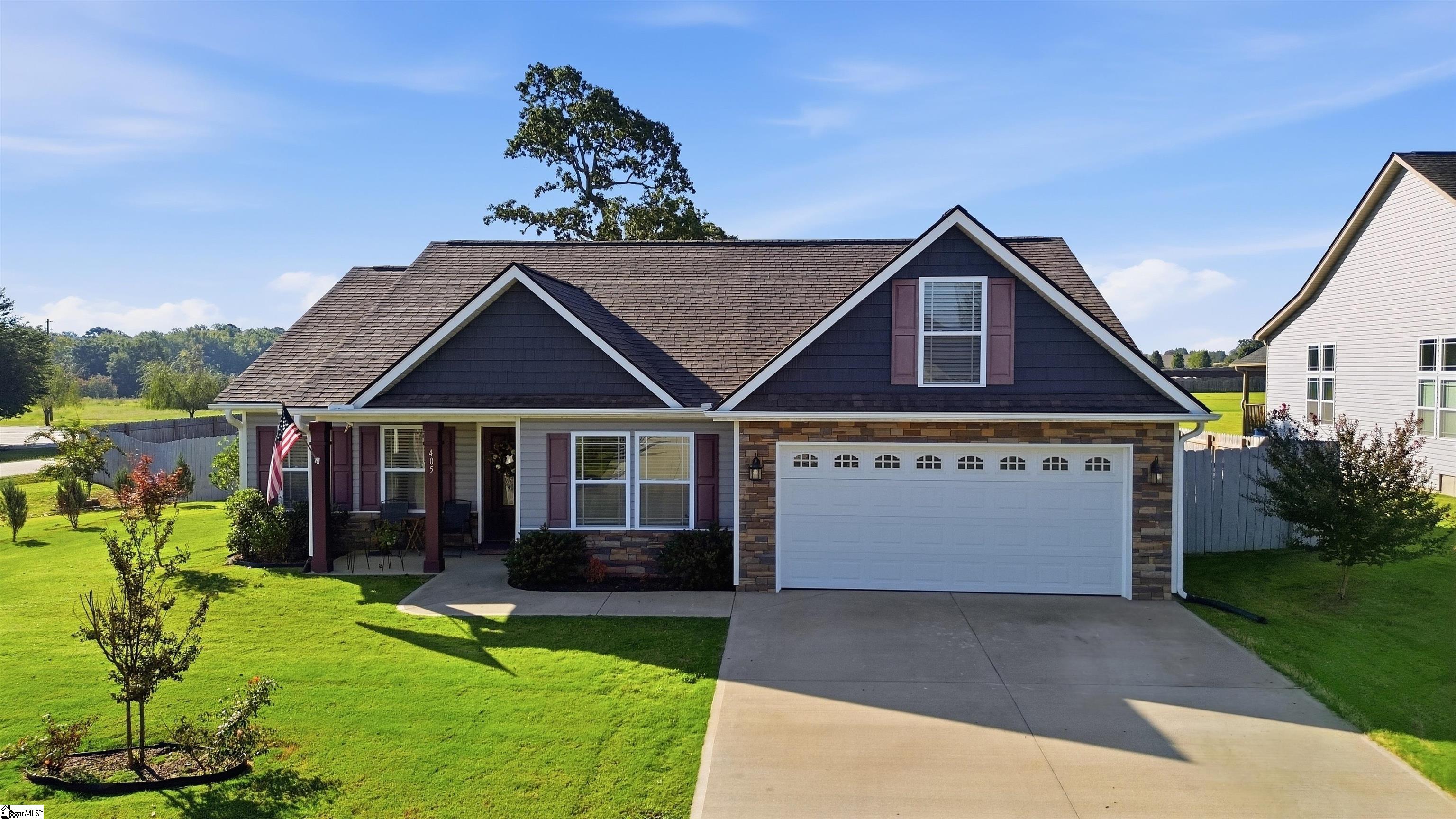 405 Kimbrell Oaks Drive Property Photo 2