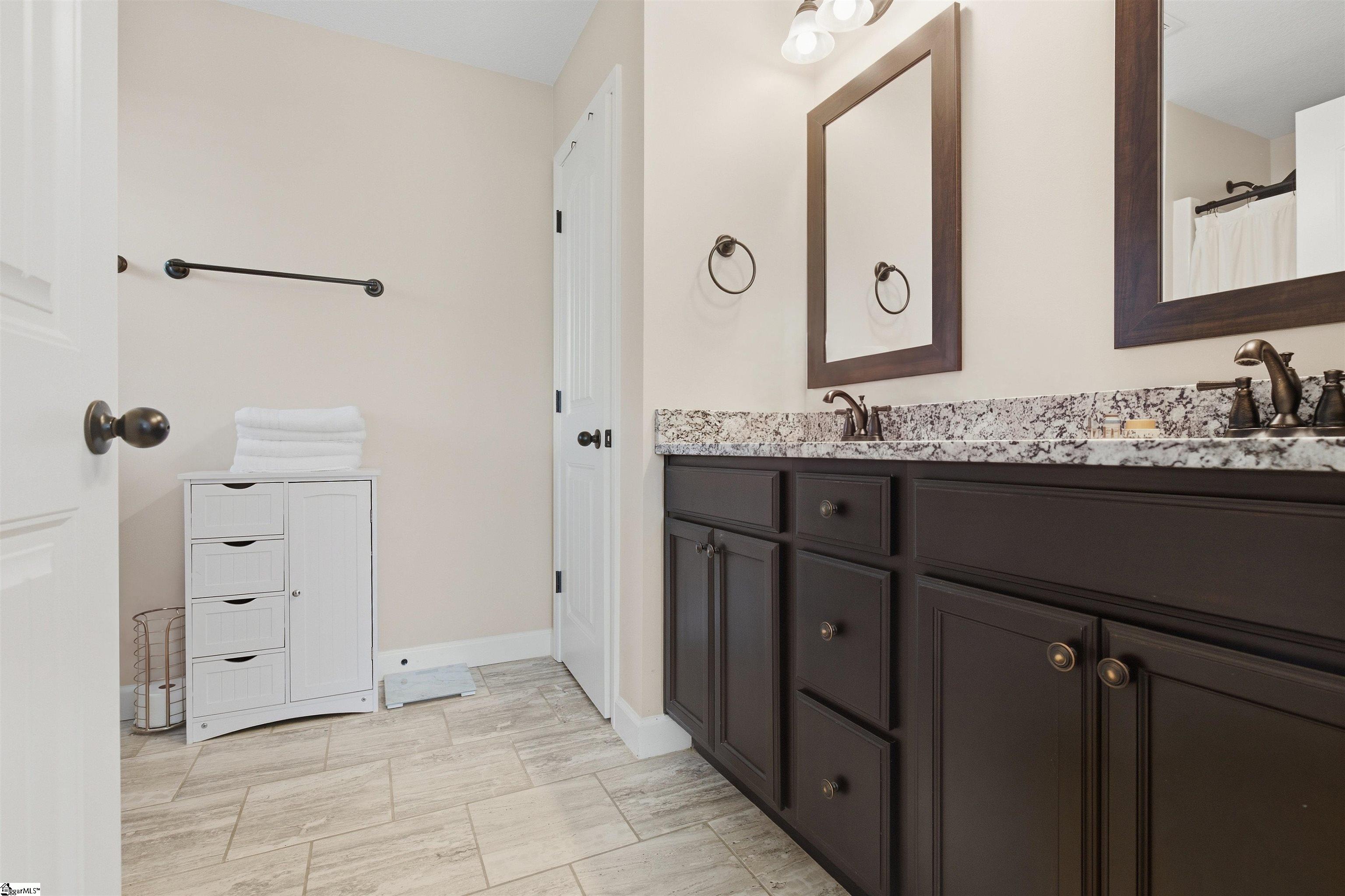 405 Kimbrell Oaks Drive Property Photo 32