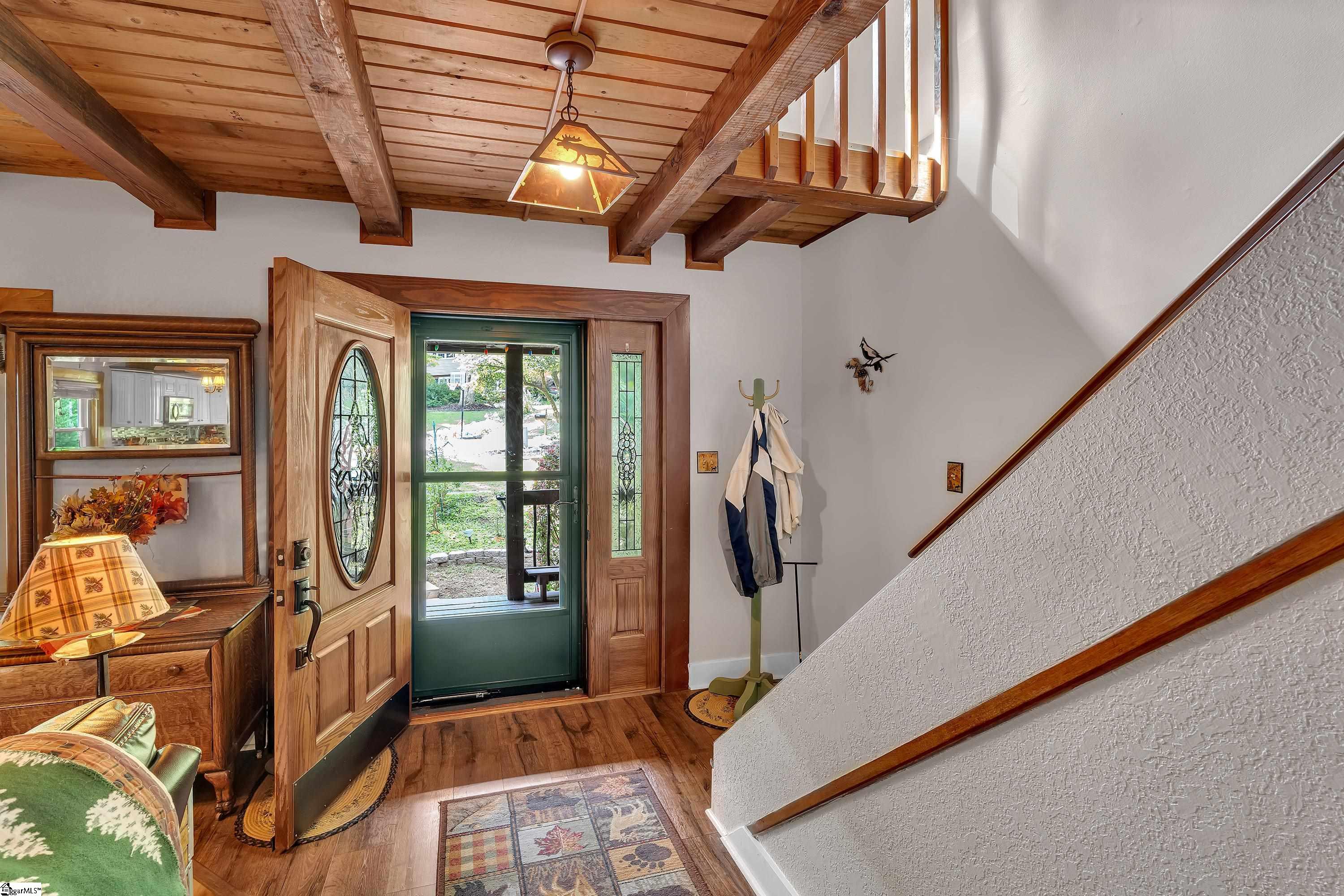 210 Bromsgrove Drive Property Photo 6