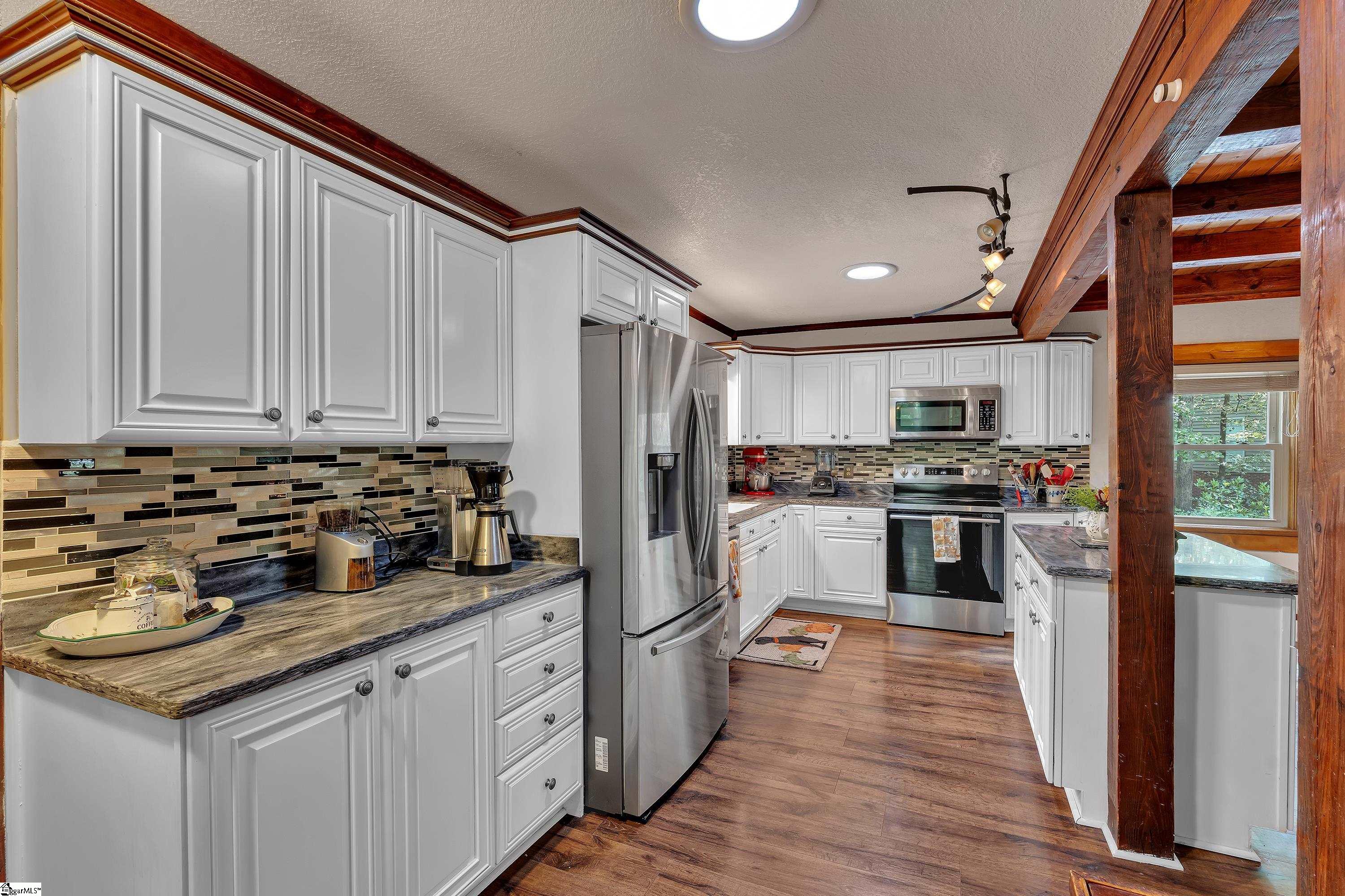210 Bromsgrove Drive Property Photo 14