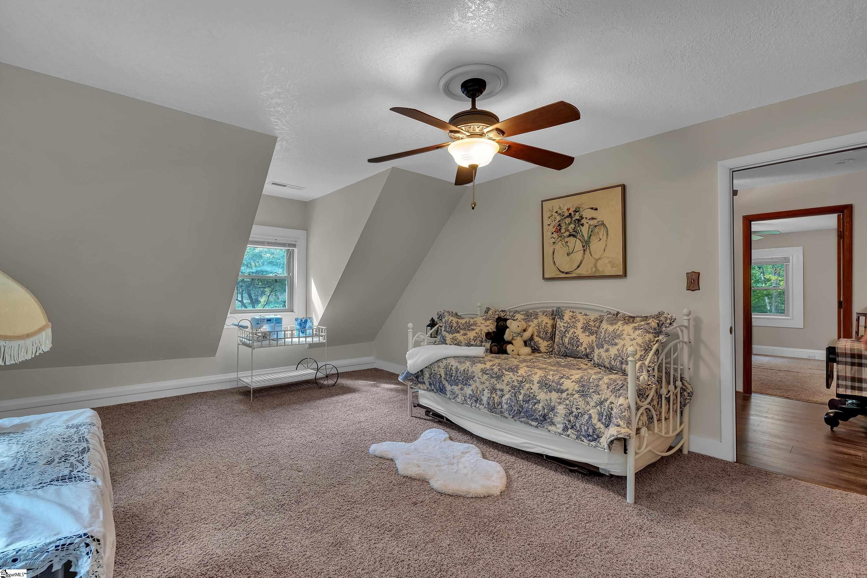 210 Bromsgrove Drive Property Photo 22