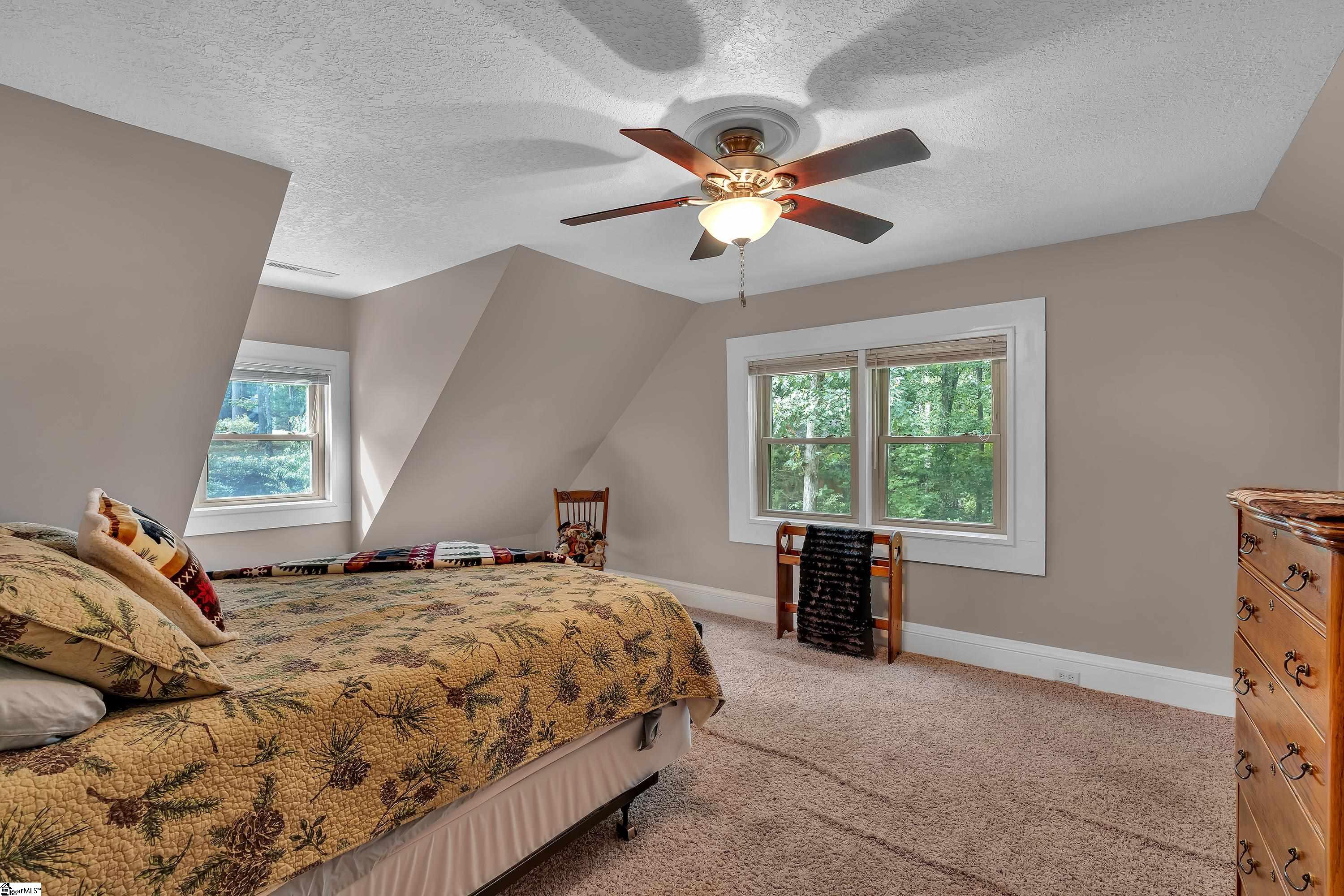 210 Bromsgrove Drive Property Photo 23
