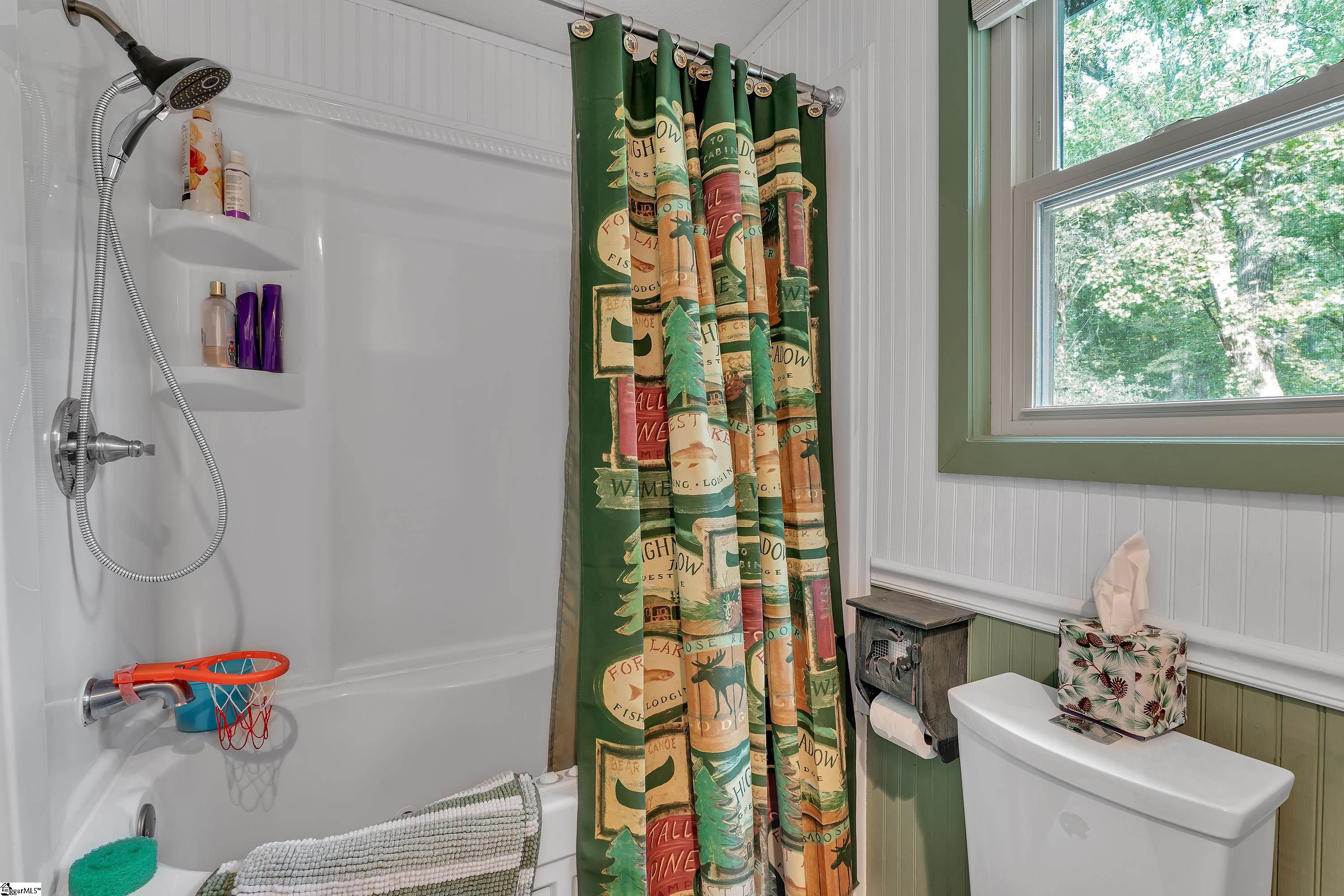 210 Bromsgrove Drive Property Photo 27