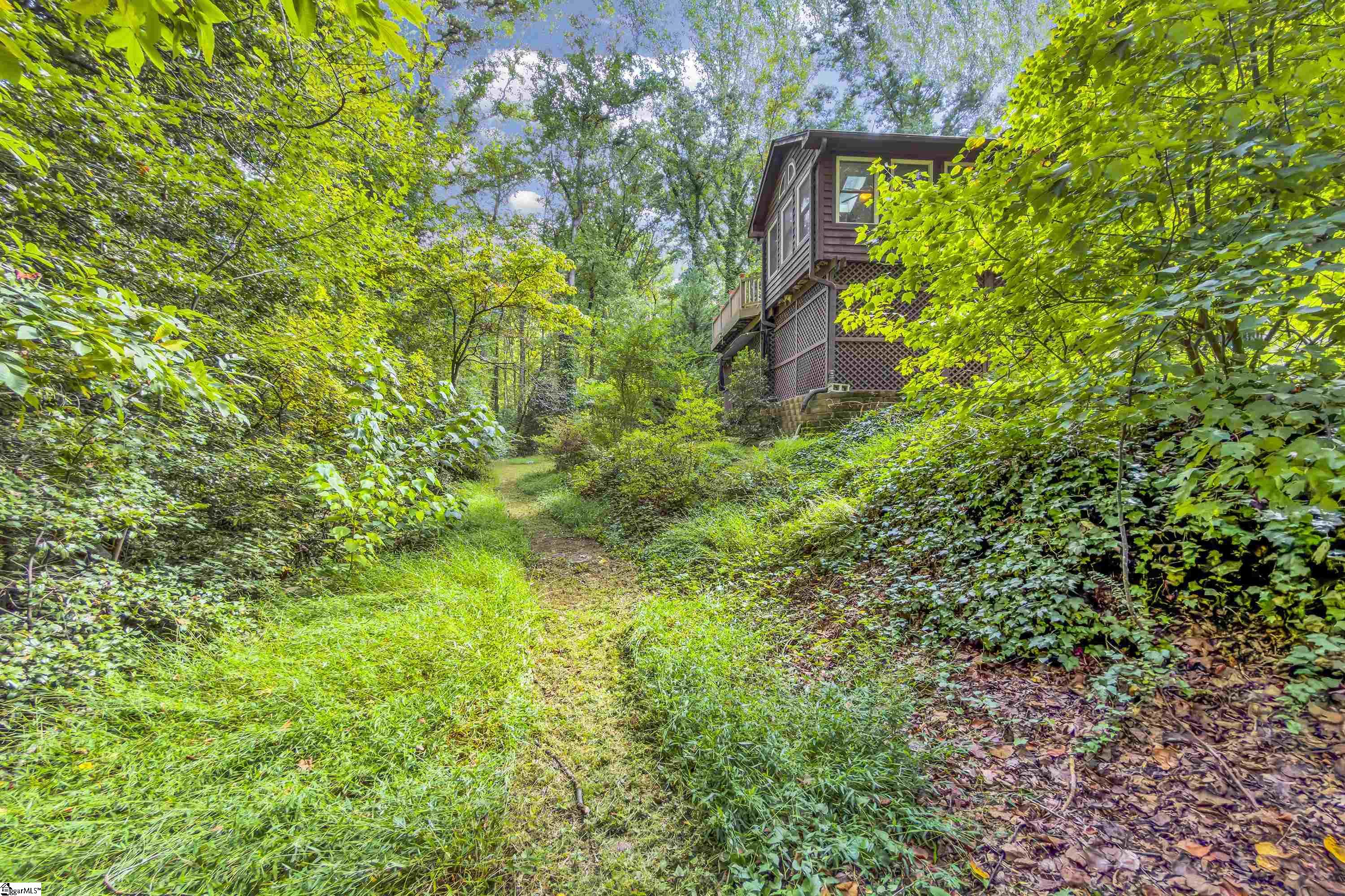 210 Bromsgrove Drive Property Photo 39