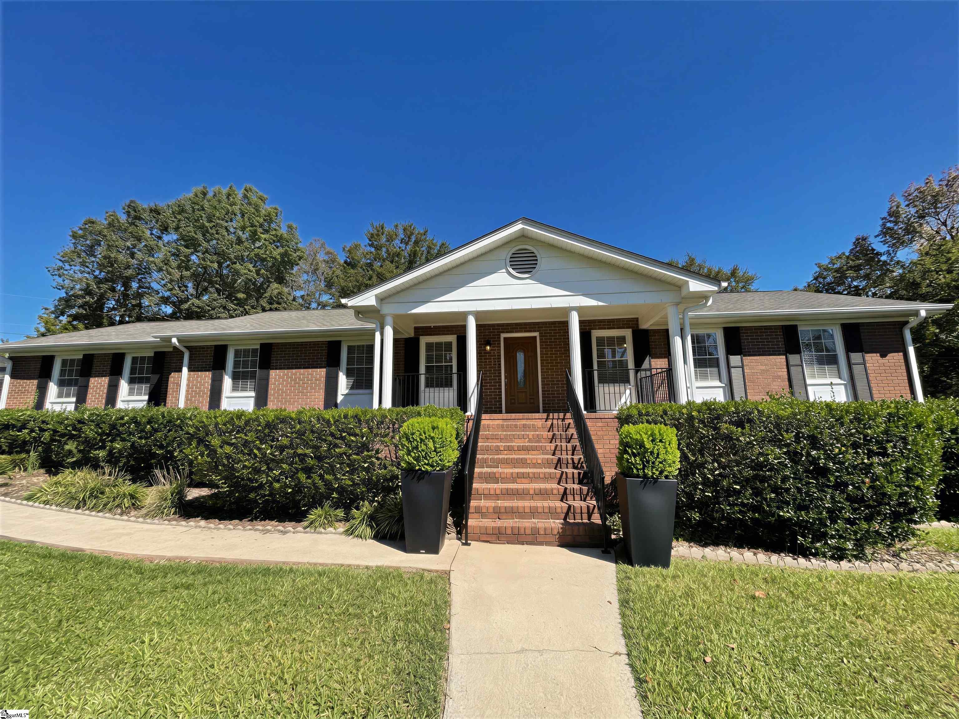 1605904 Property Photo 1