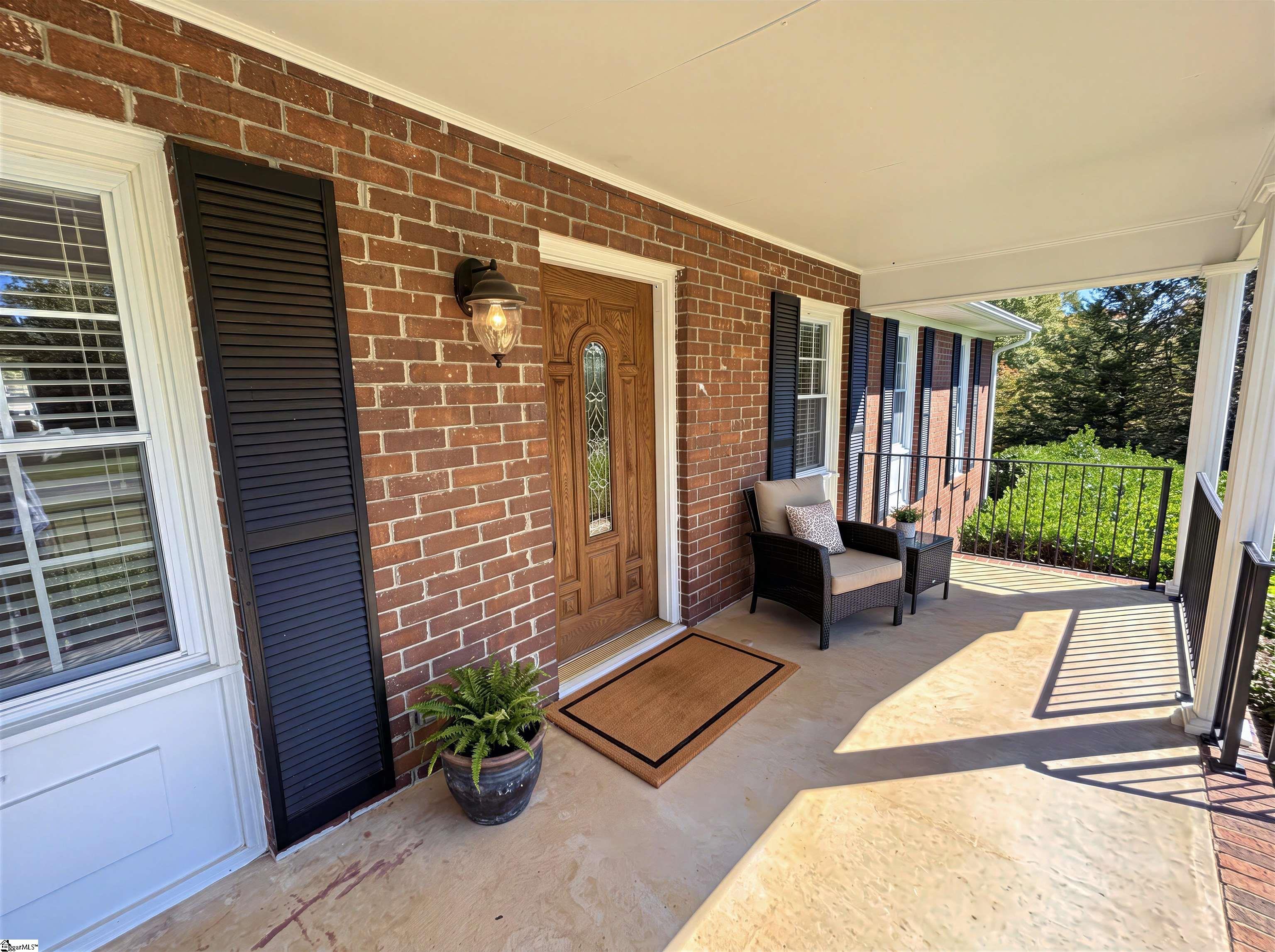 1605904 Property Photo 3