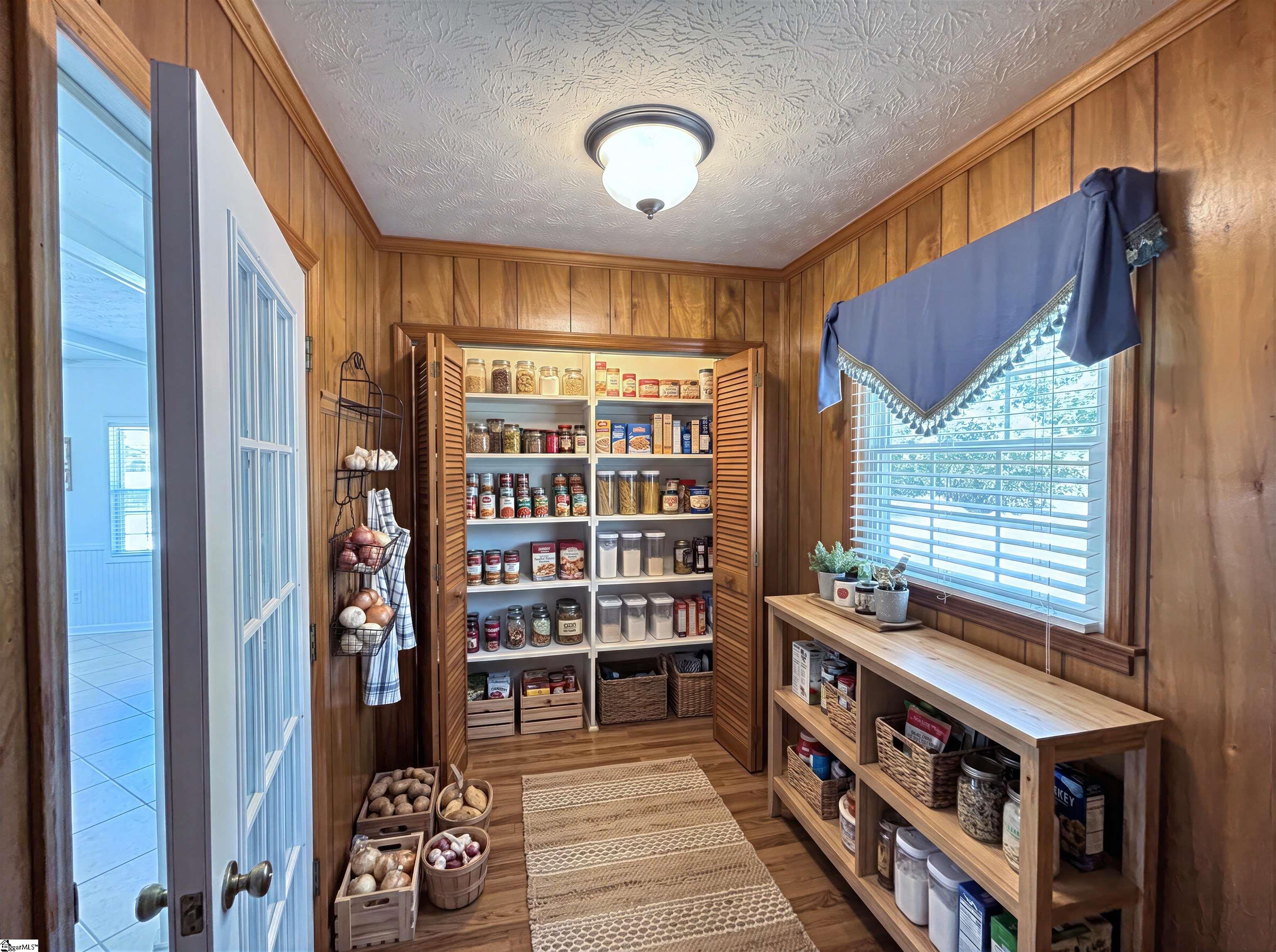 1605904 Property Photo 12