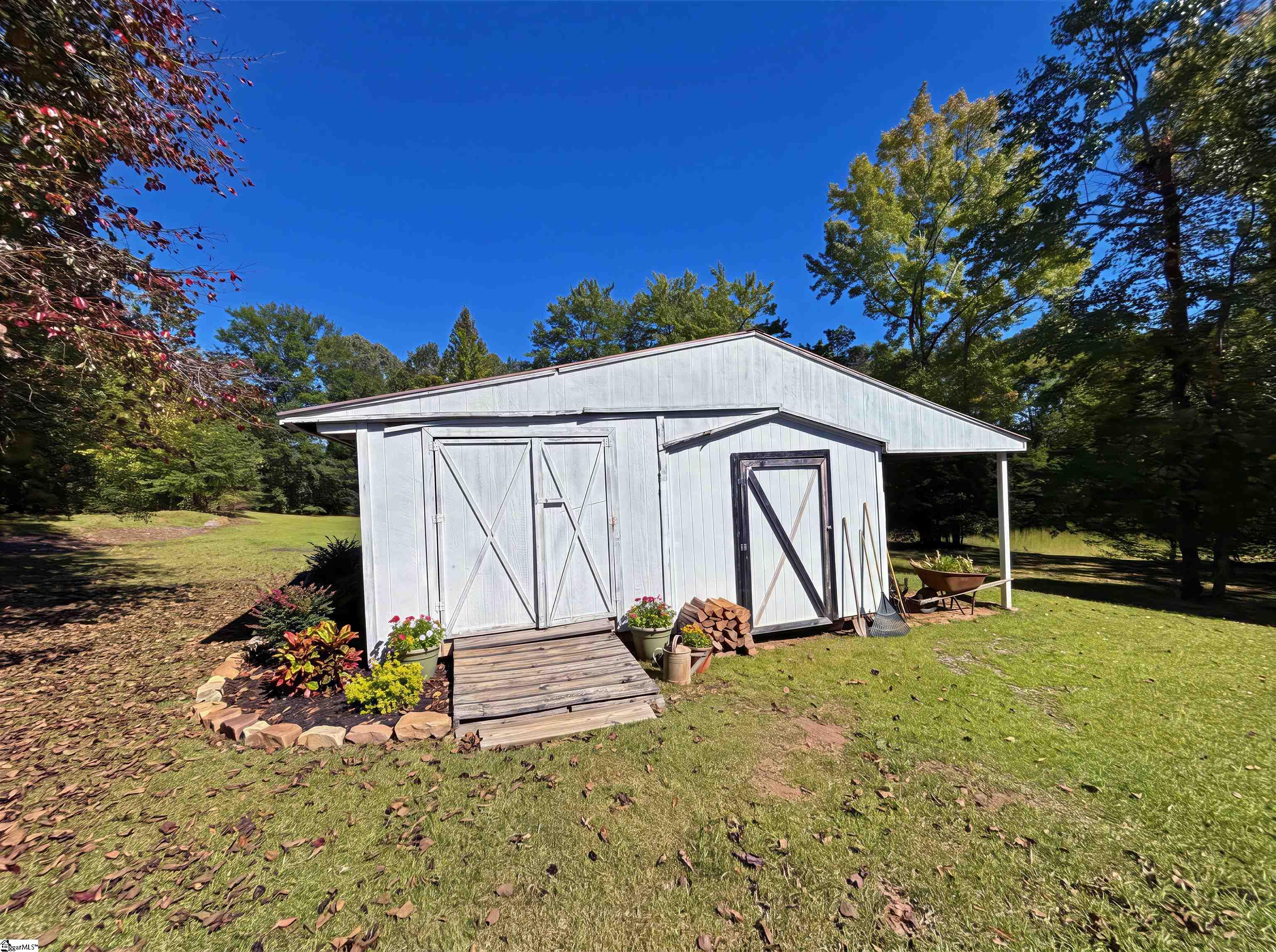 1605904 Property Photo 26