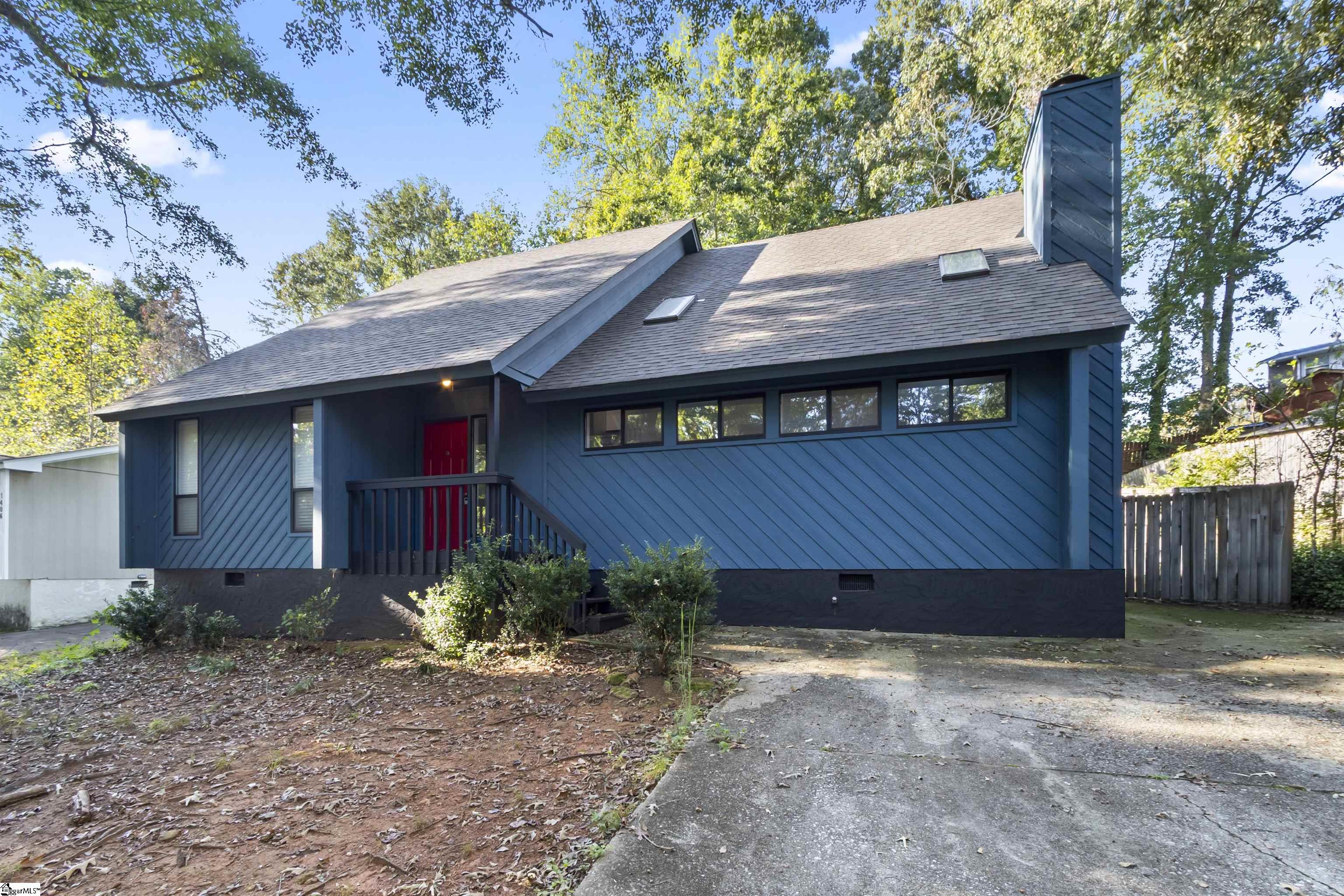 1404 Winding Way Property Photo 2