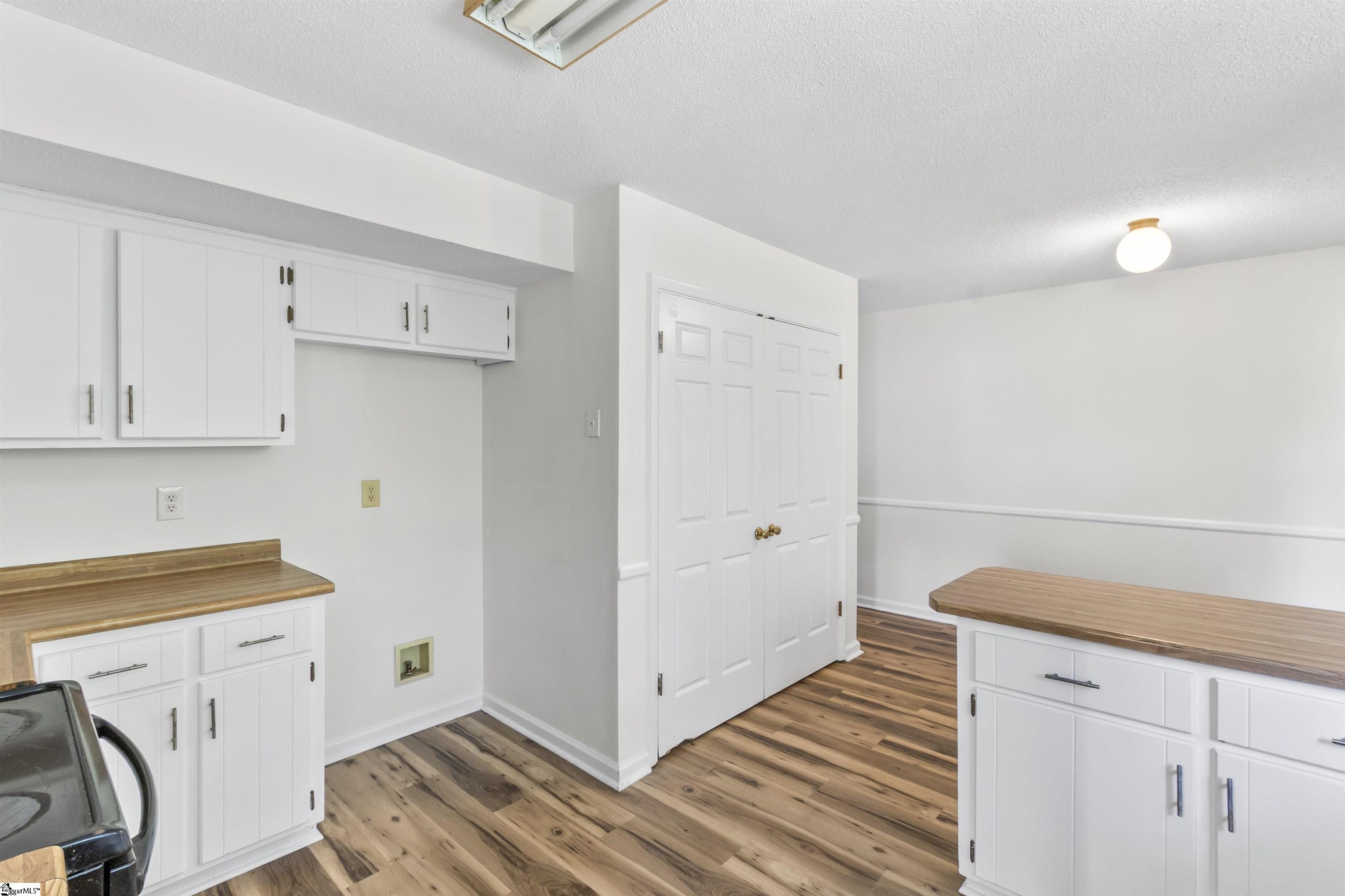 1404 Winding Way Property Photo 14