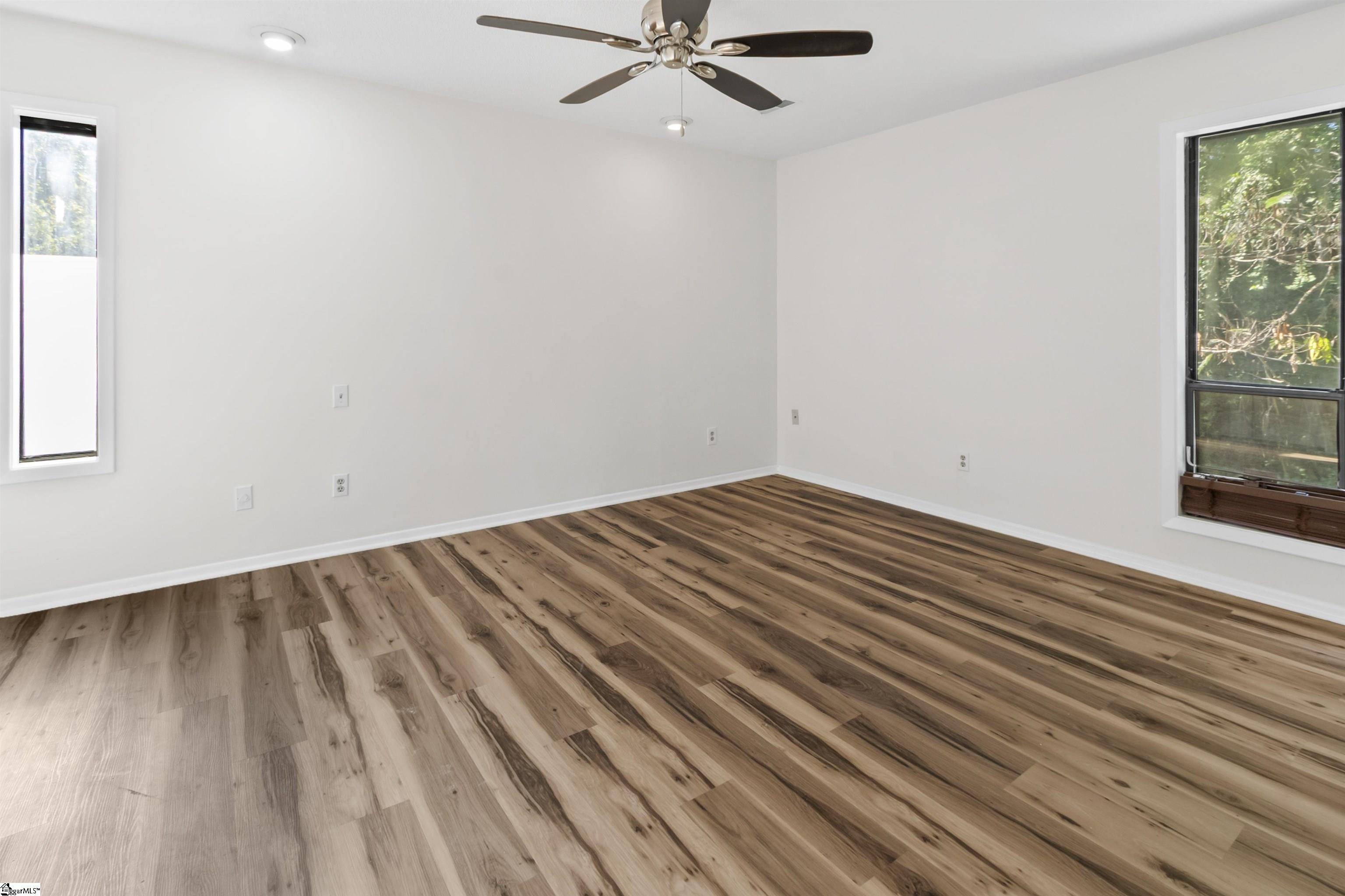 1404 Winding Way Property Photo 27