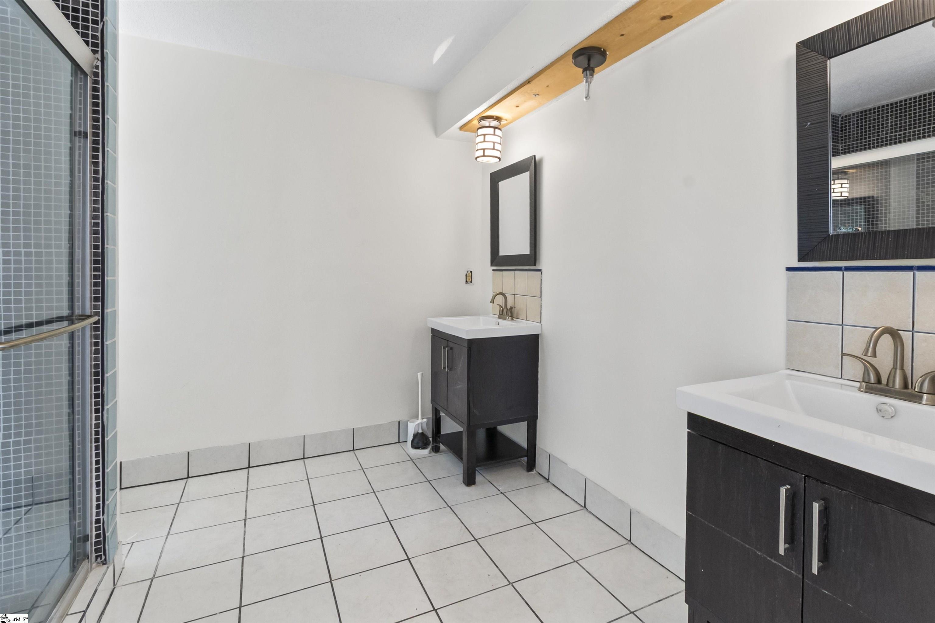 1404 Winding Way Property Photo 30