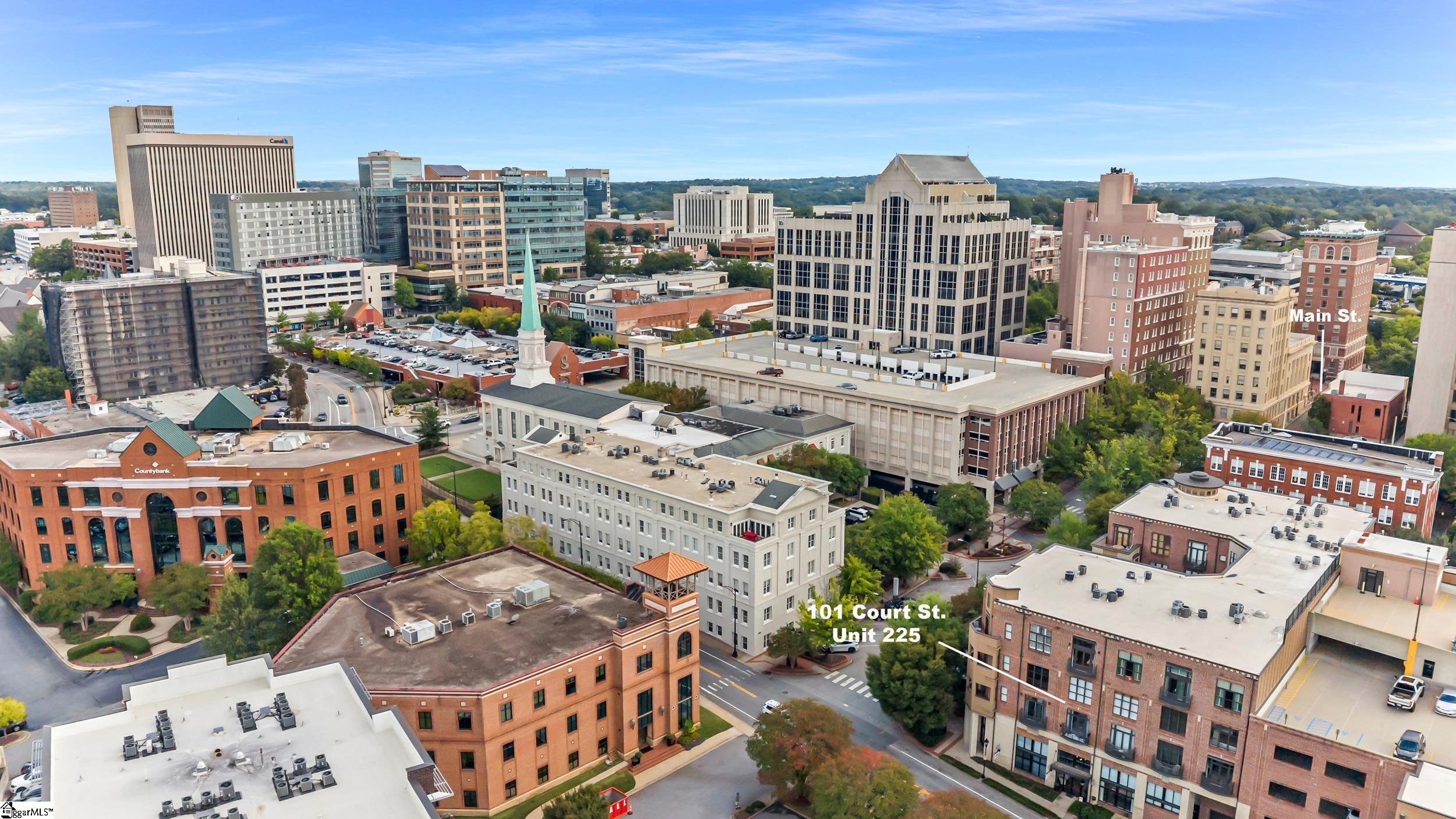 101 W Court Street Property Photo 1