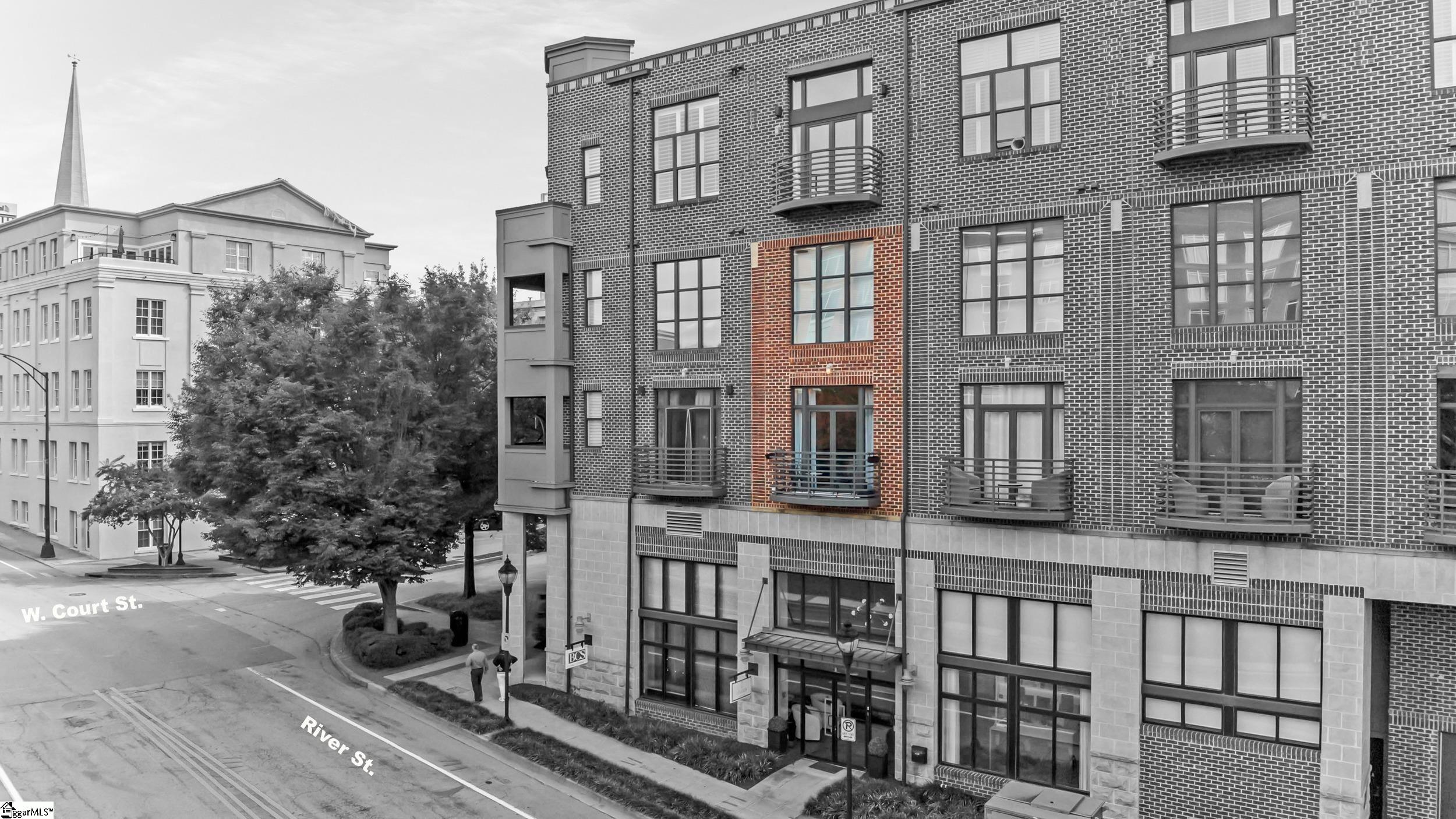 101 W Court Street Property Photo 3