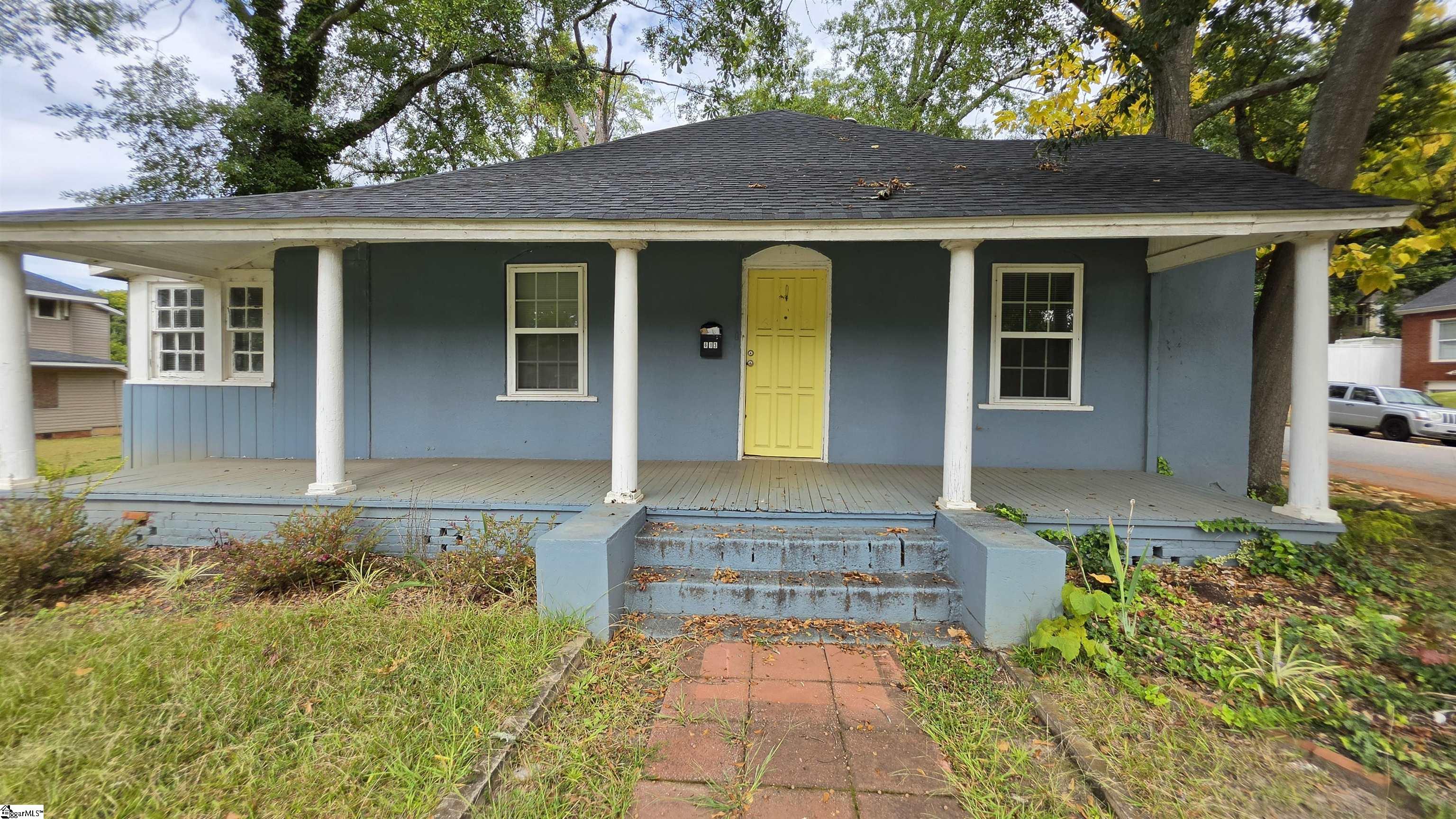 613 S Converse Street Property Photo 1