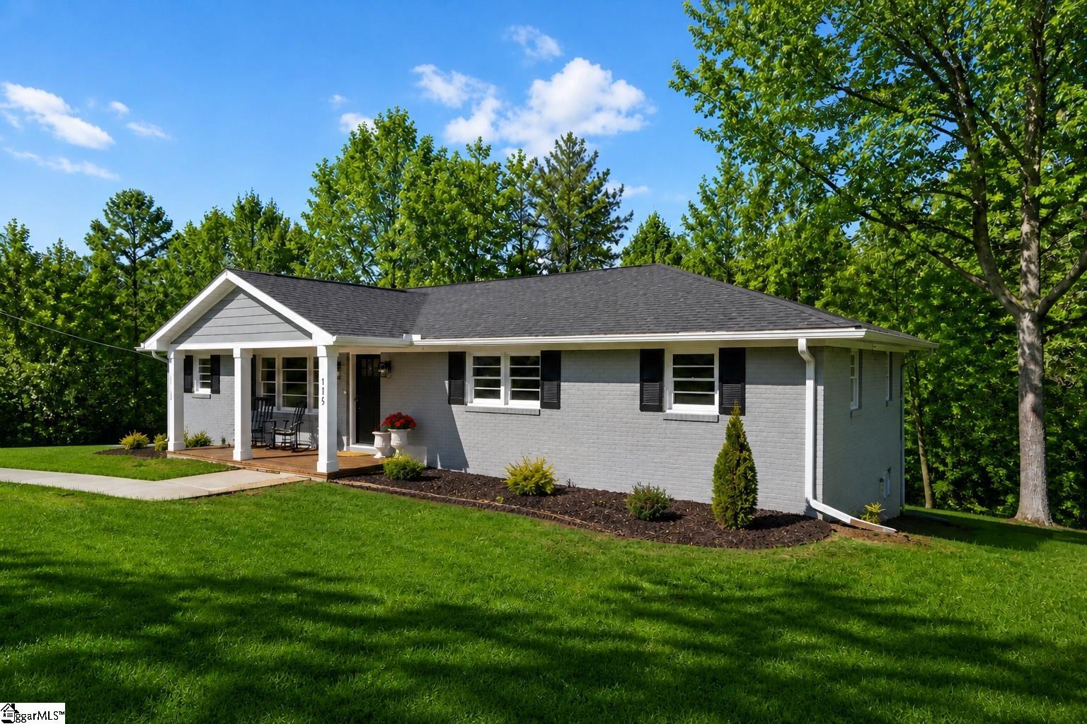115 Pinetree Lane Property Photo 7