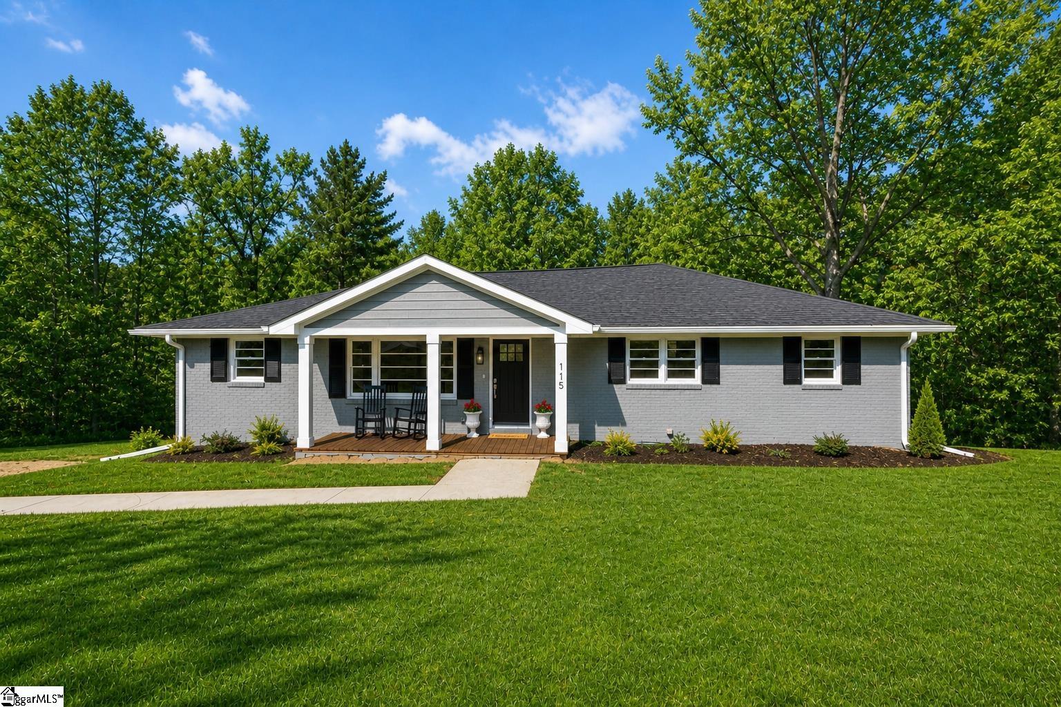 115 Pinetree Lane Property Photo 8