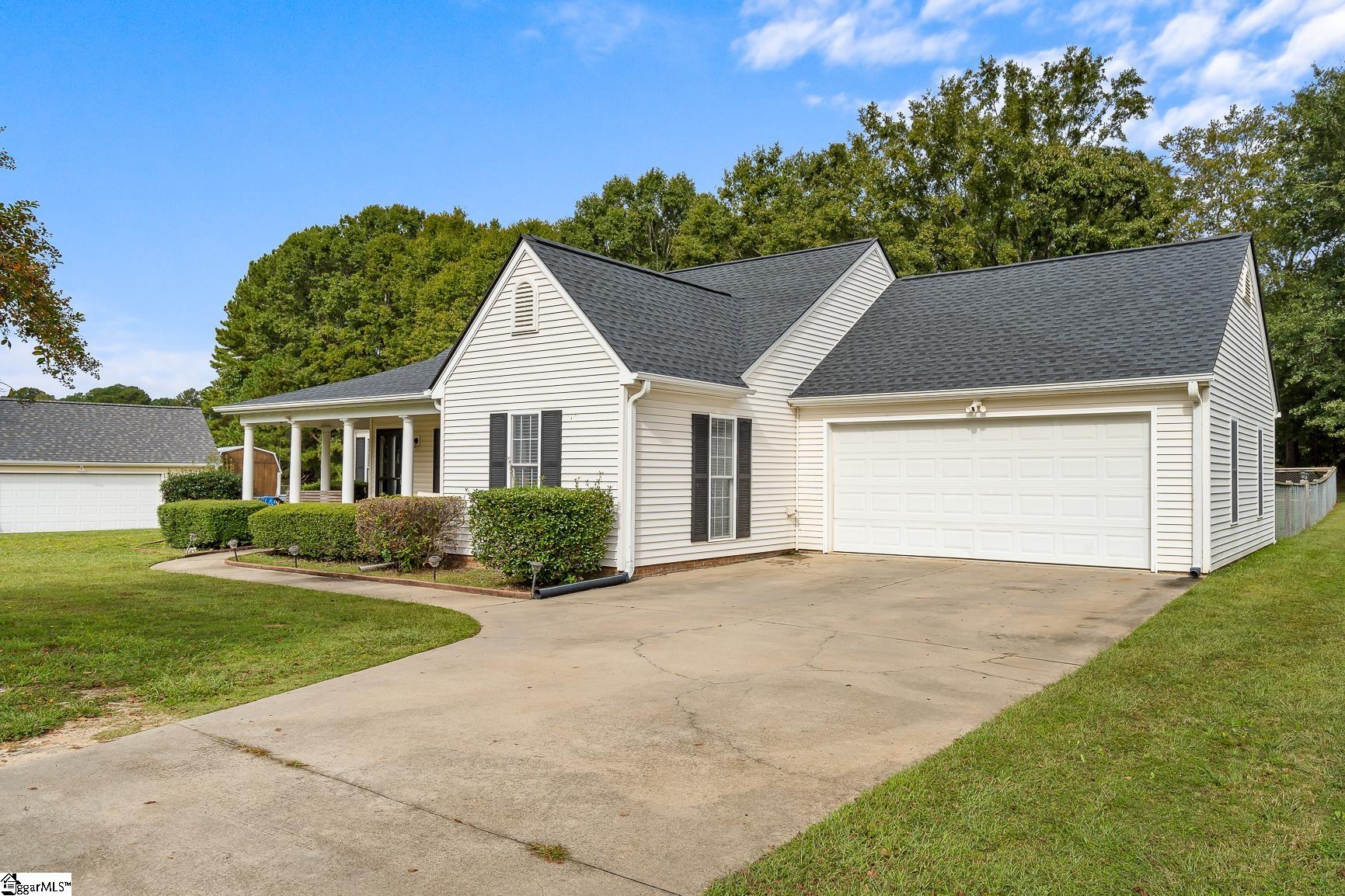 190 Rock Moss Drive Property Photo 4