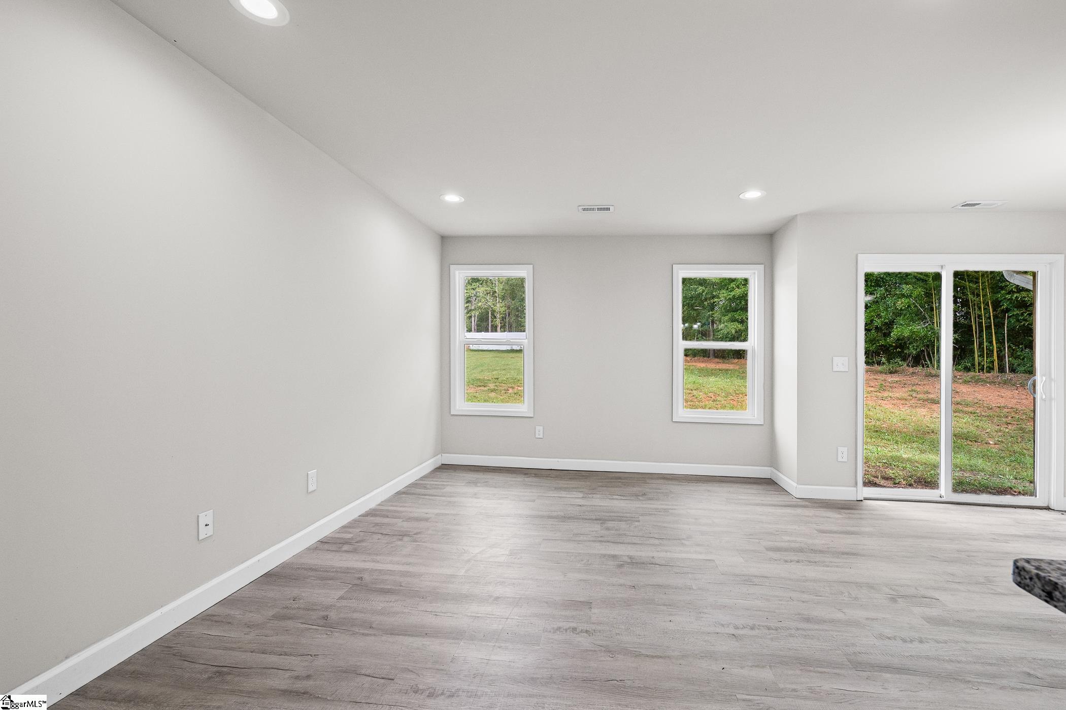 445 & 447 Burns Road Property Photo 3