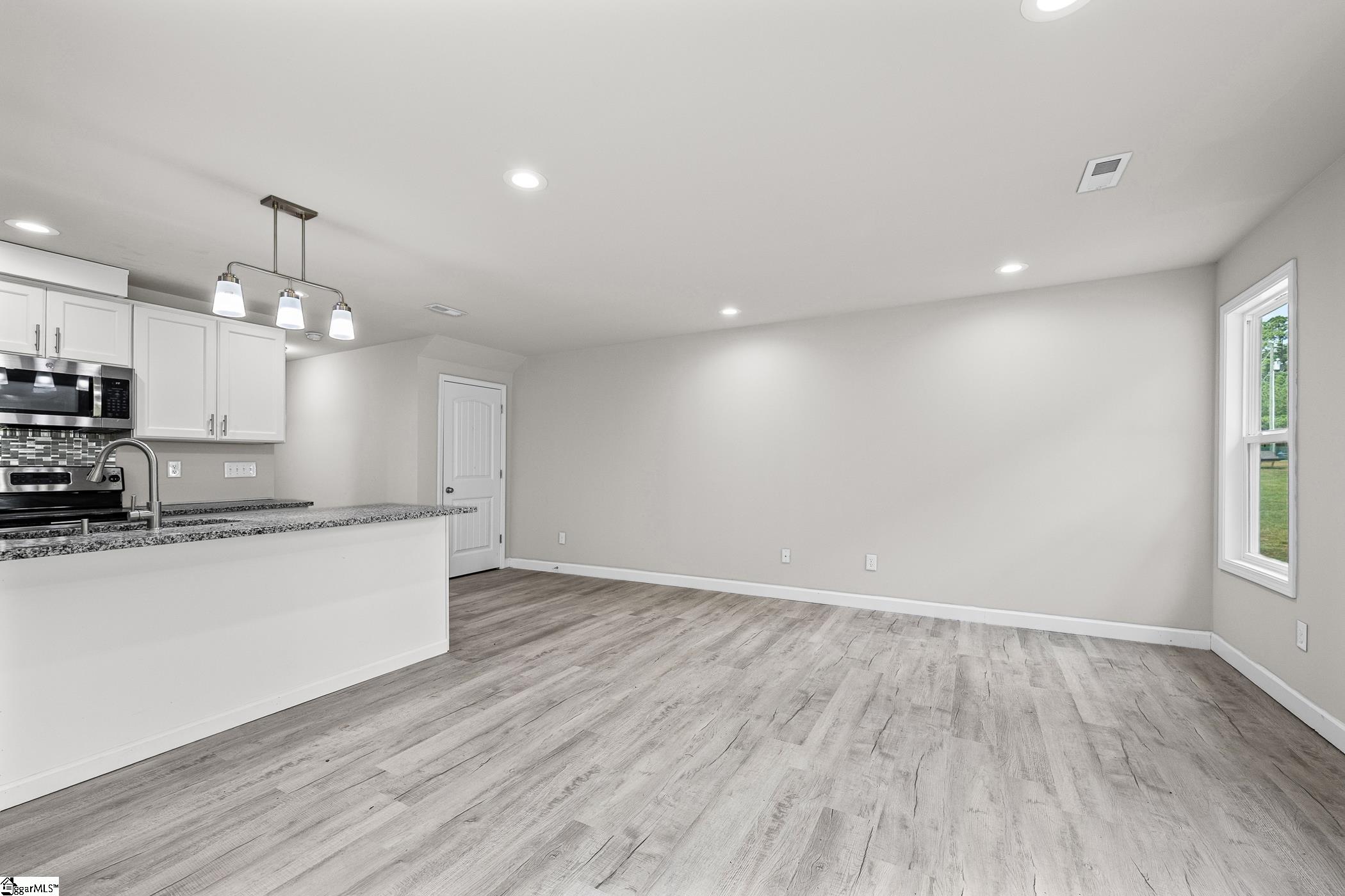 445 & 447 Burns Road Property Photo 7