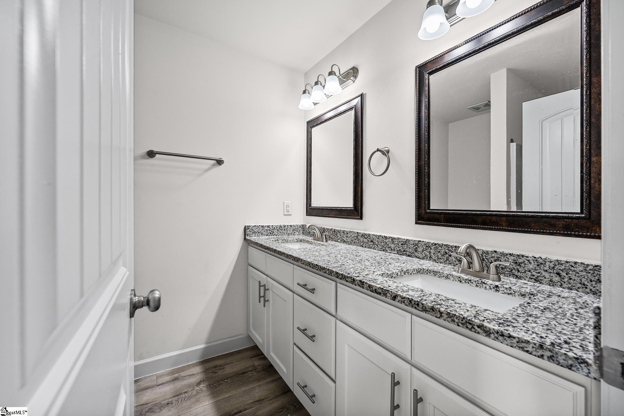 445 & 447 Burns Road Property Photo 16