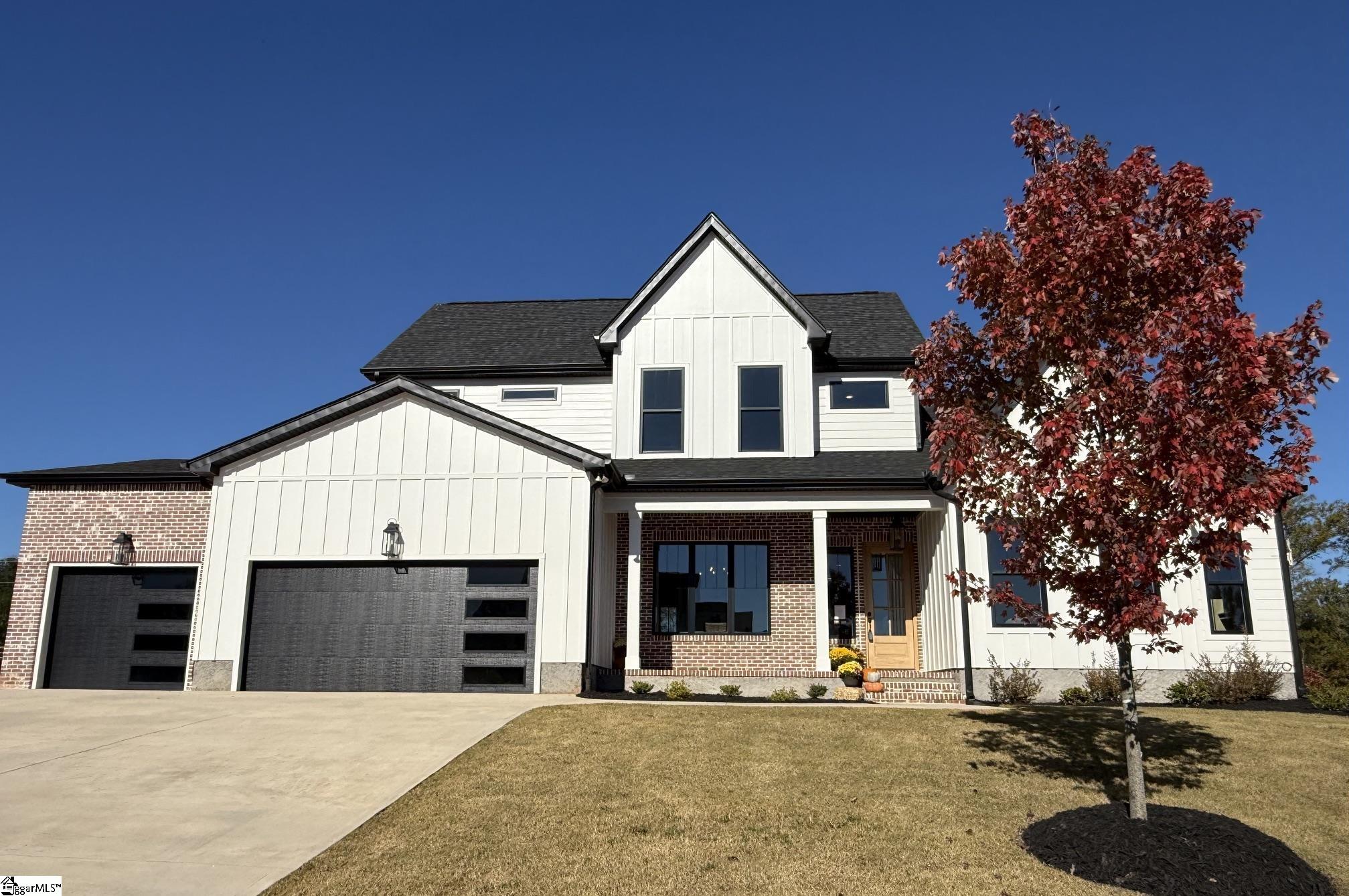 4004 Hollybank Drive Property Photo 1