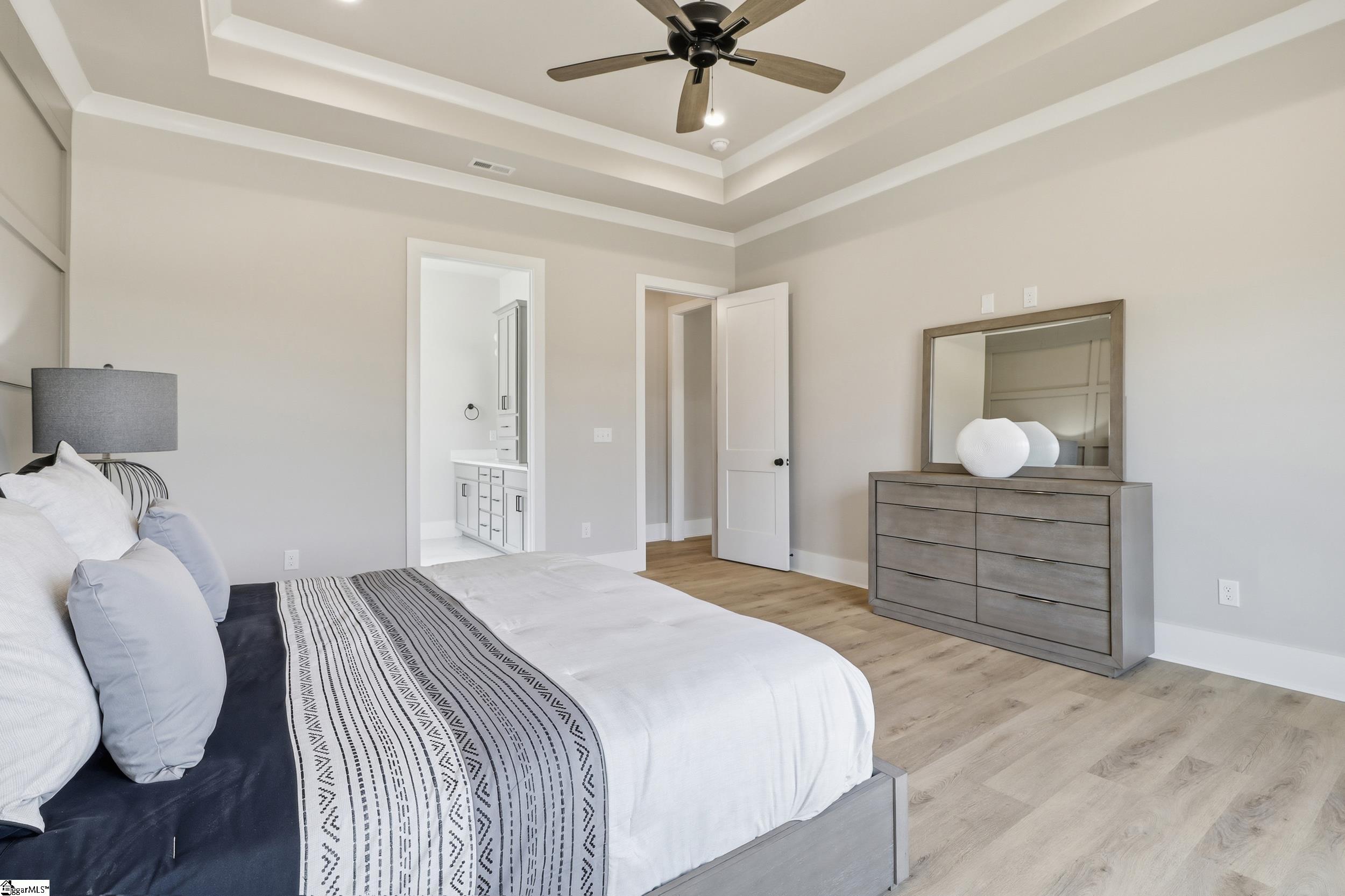 4004 Hollybank Drive Property Photo 14