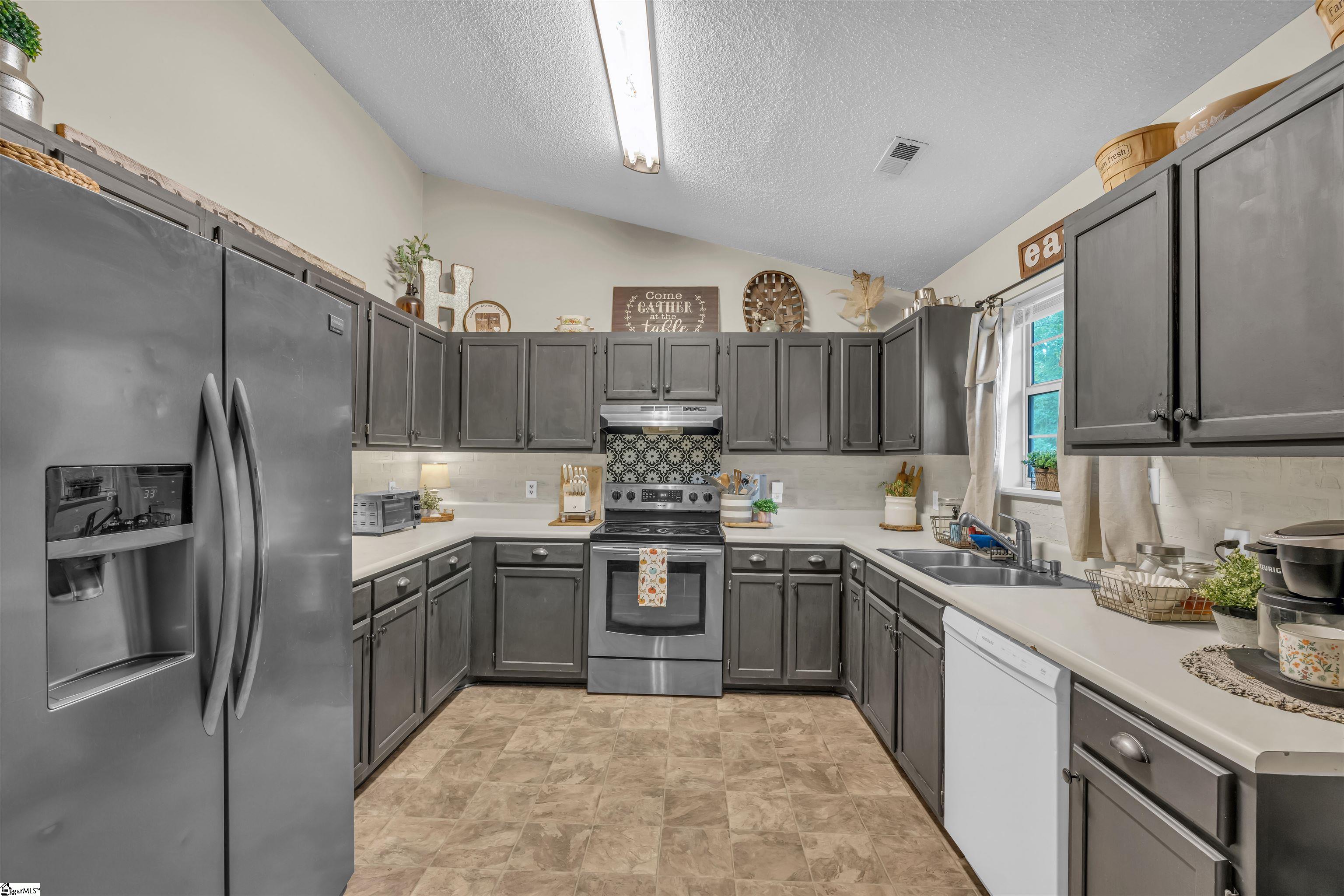 163 Old Petrie Road Property Photo 6