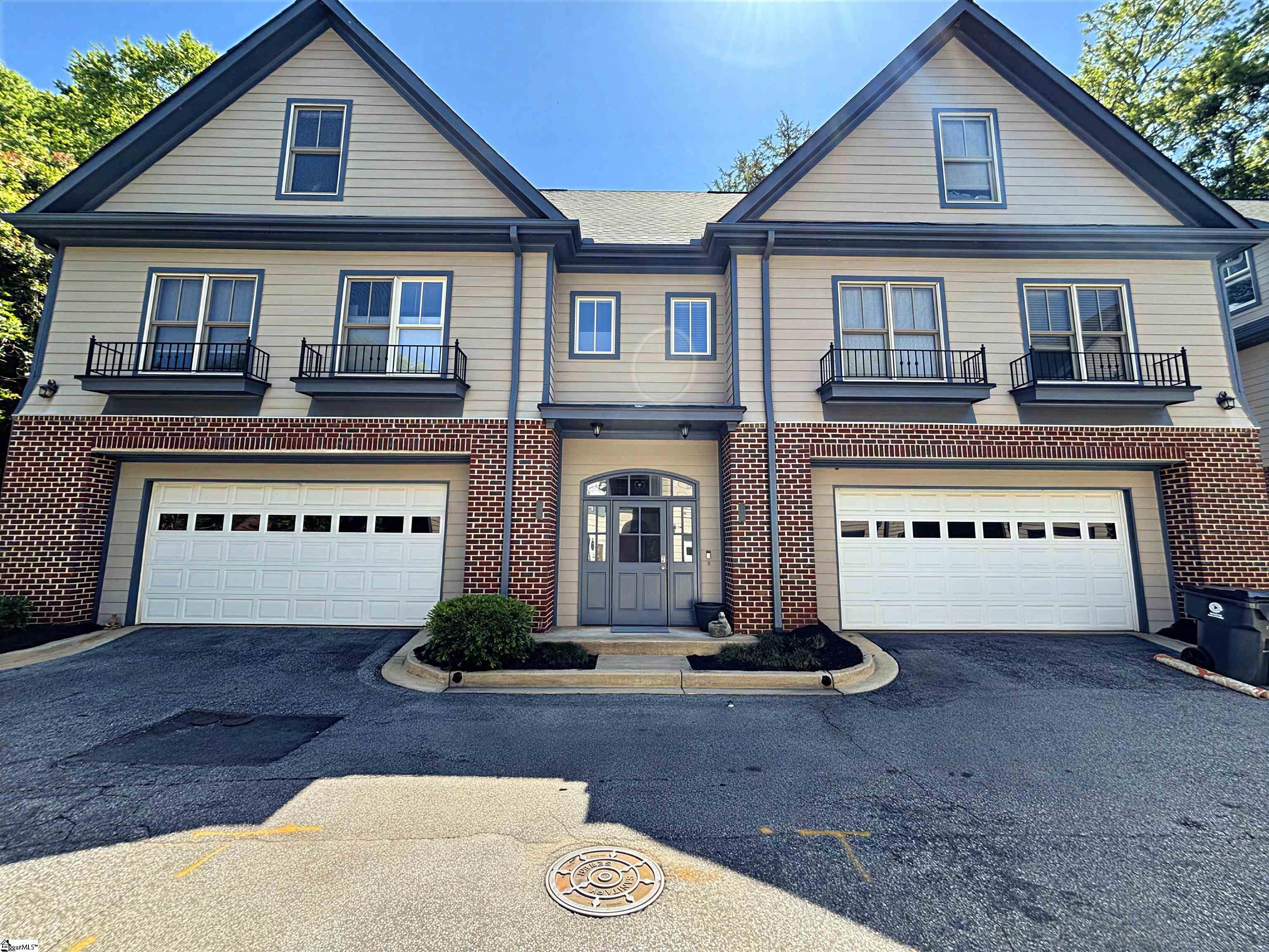 1605953 Property Photo 1