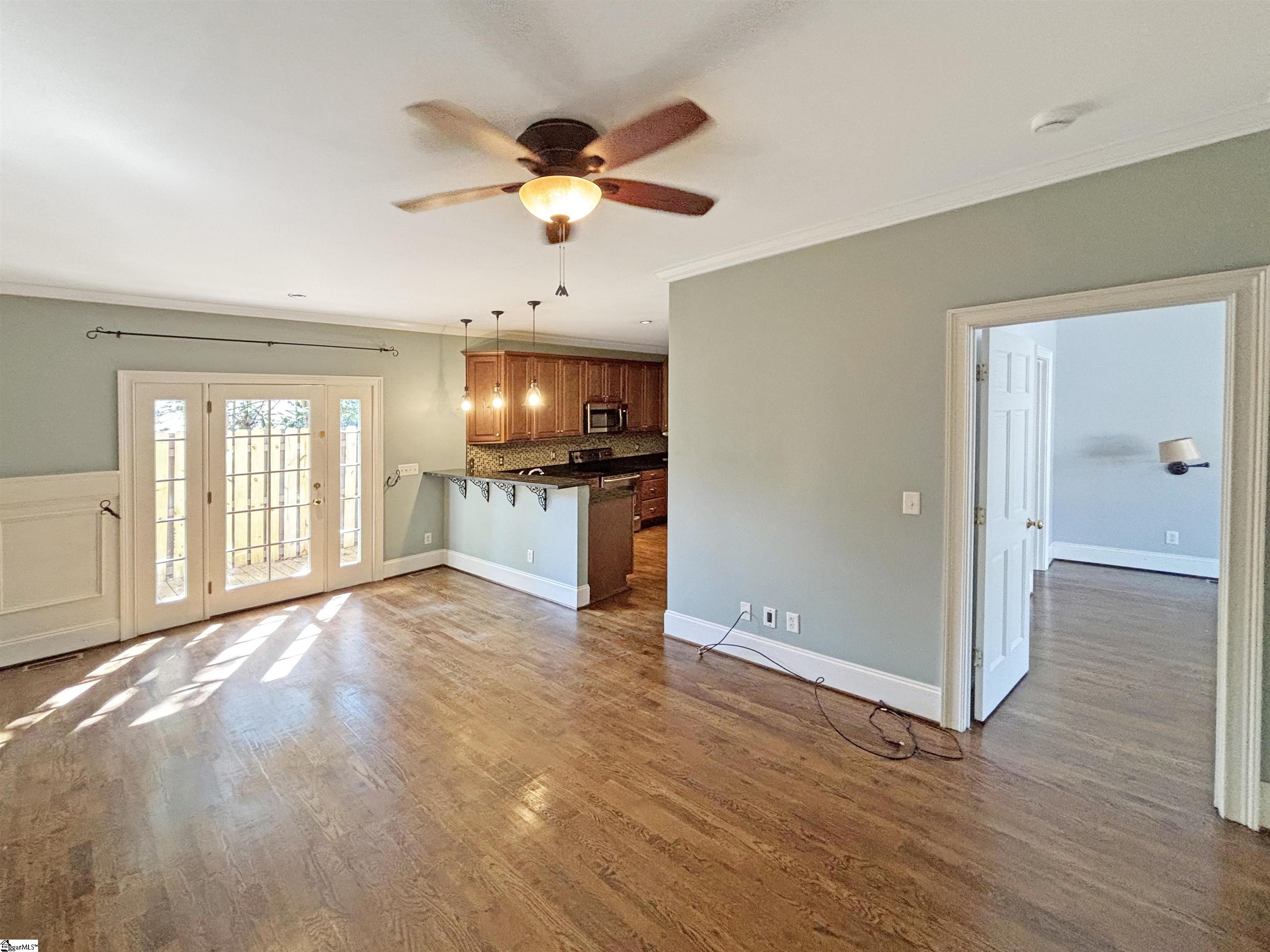 1605953 Property Photo 2