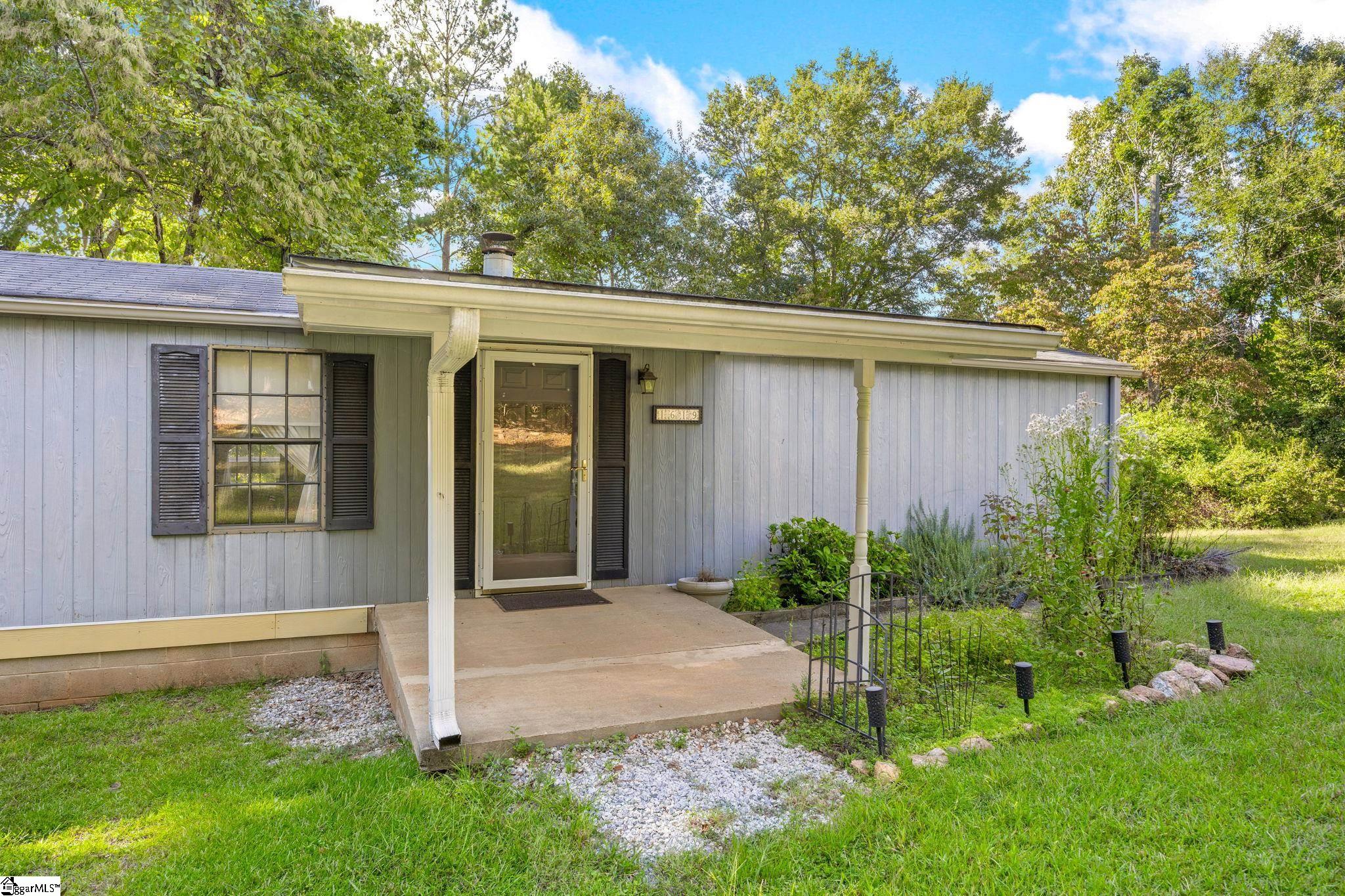 1619 Davis Creek Road Property Photo 2