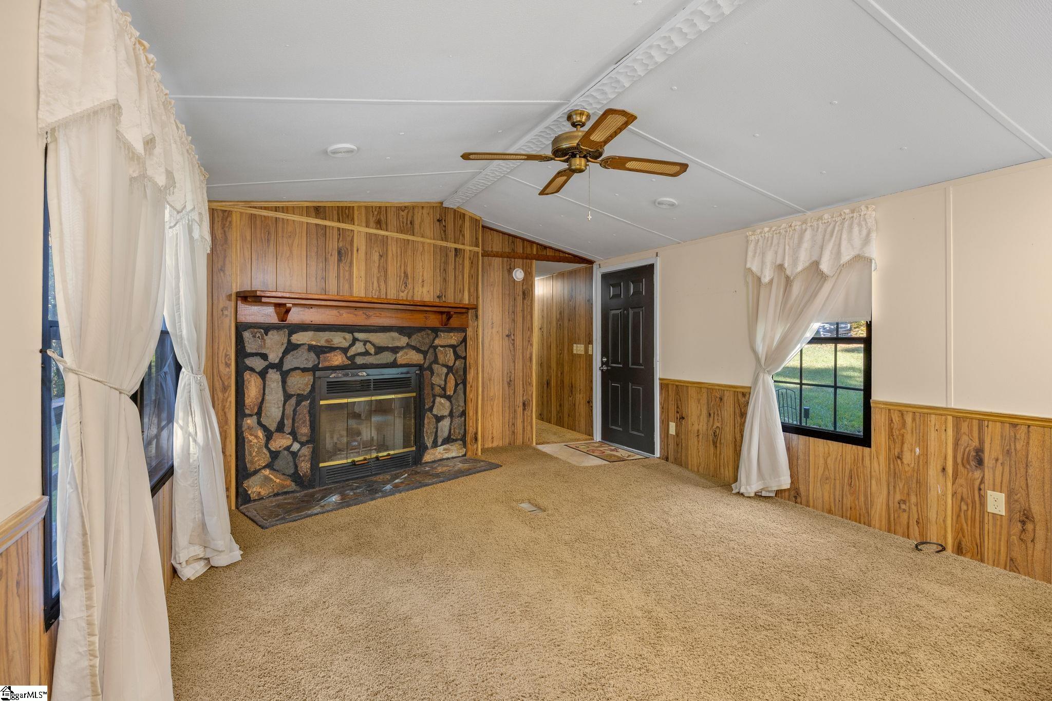 1619 Davis Creek Road Property Photo 4