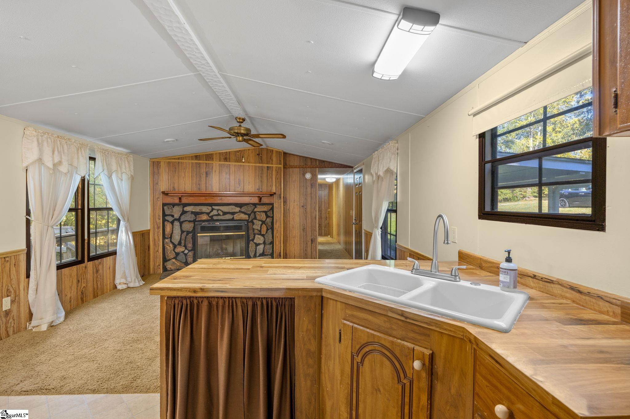 1619 Davis Creek Road Property Photo 6