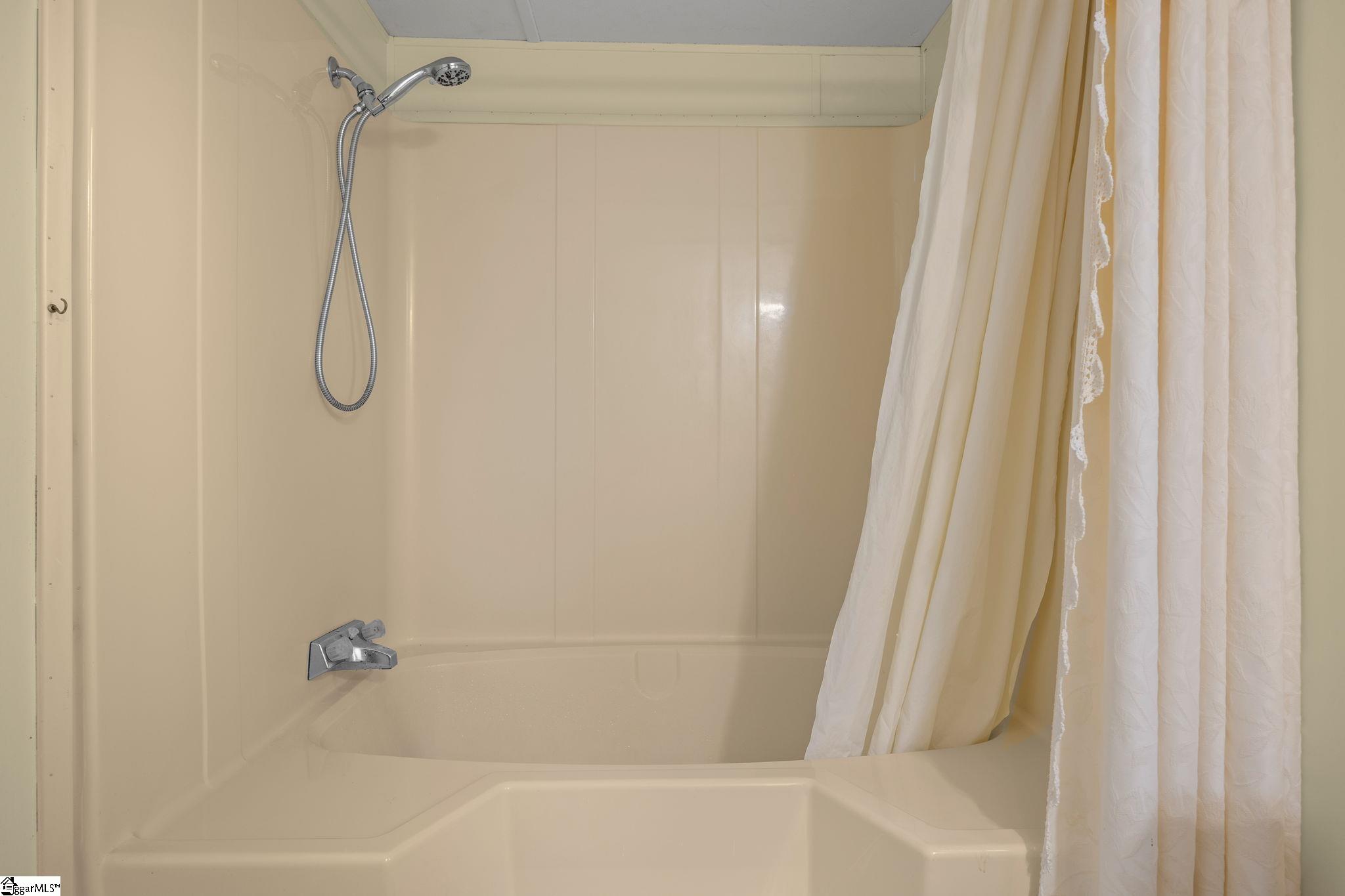 1619 Davis Creek Road Property Photo 11