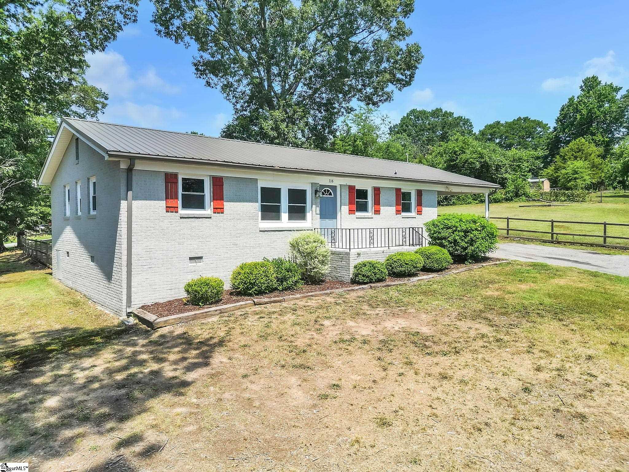 116 Valley Drive Property Photo 2