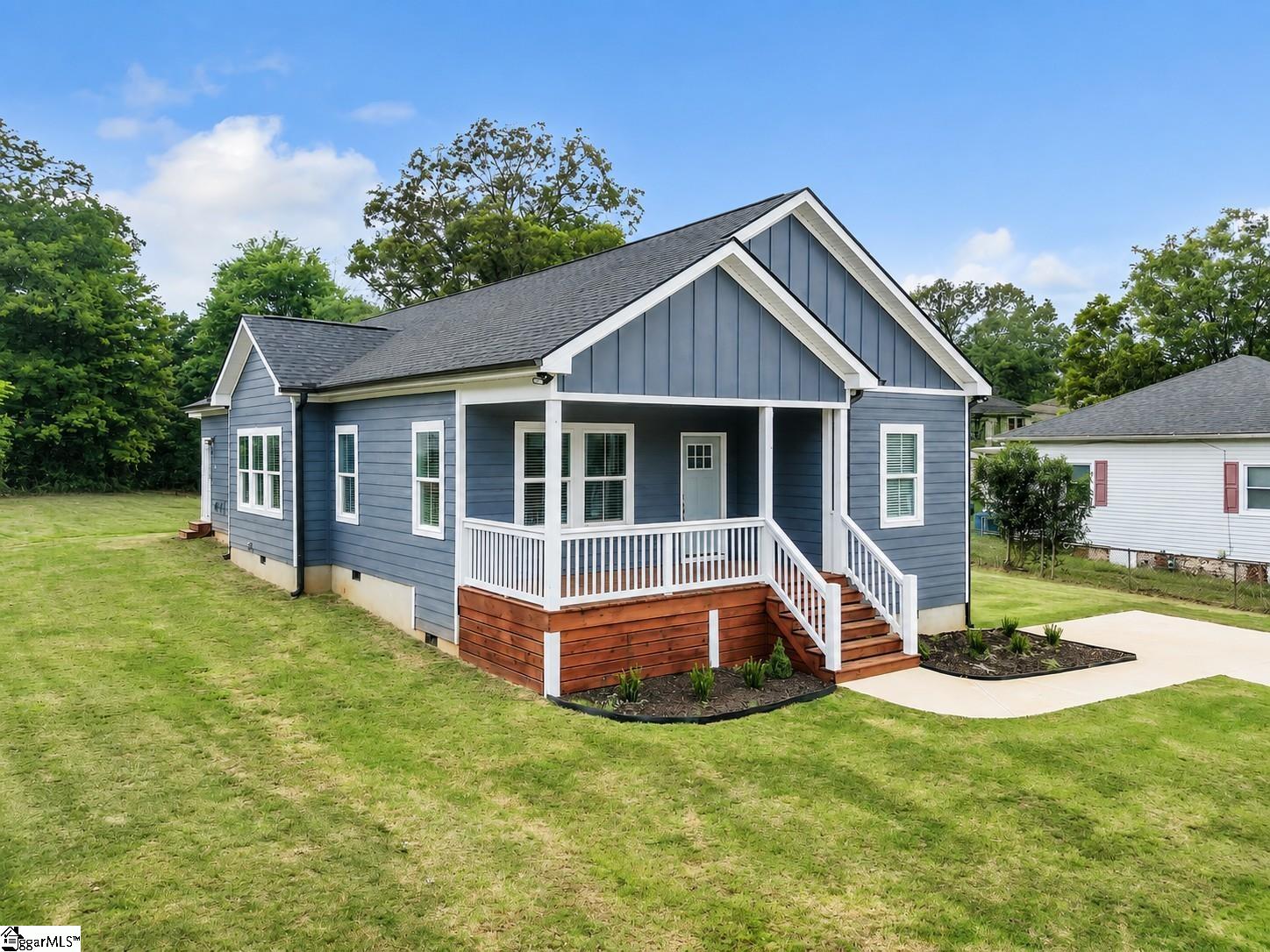 54 3rd Avenue Property Photo 1