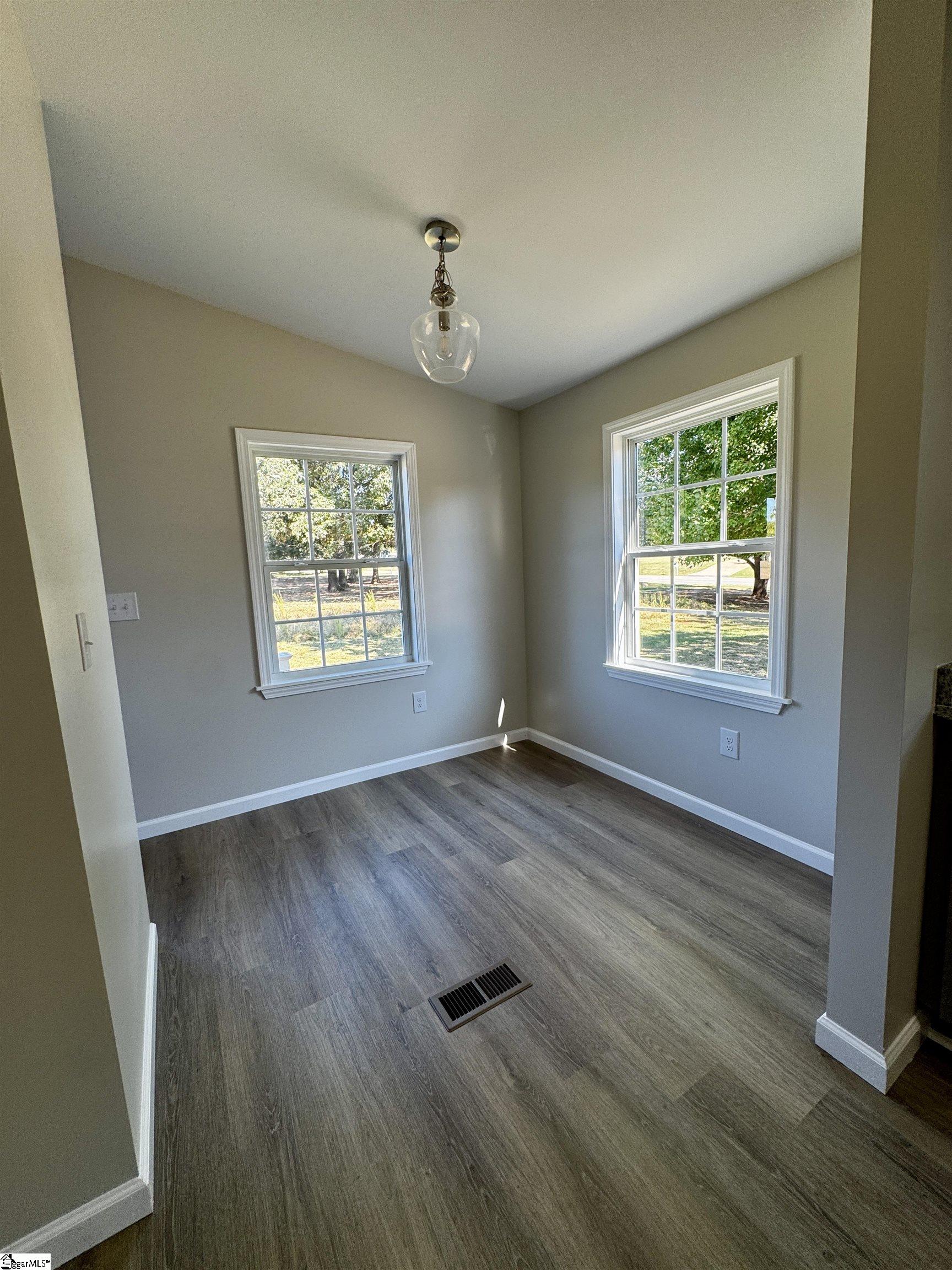 710 E Victor Hill Road Property Photo 8