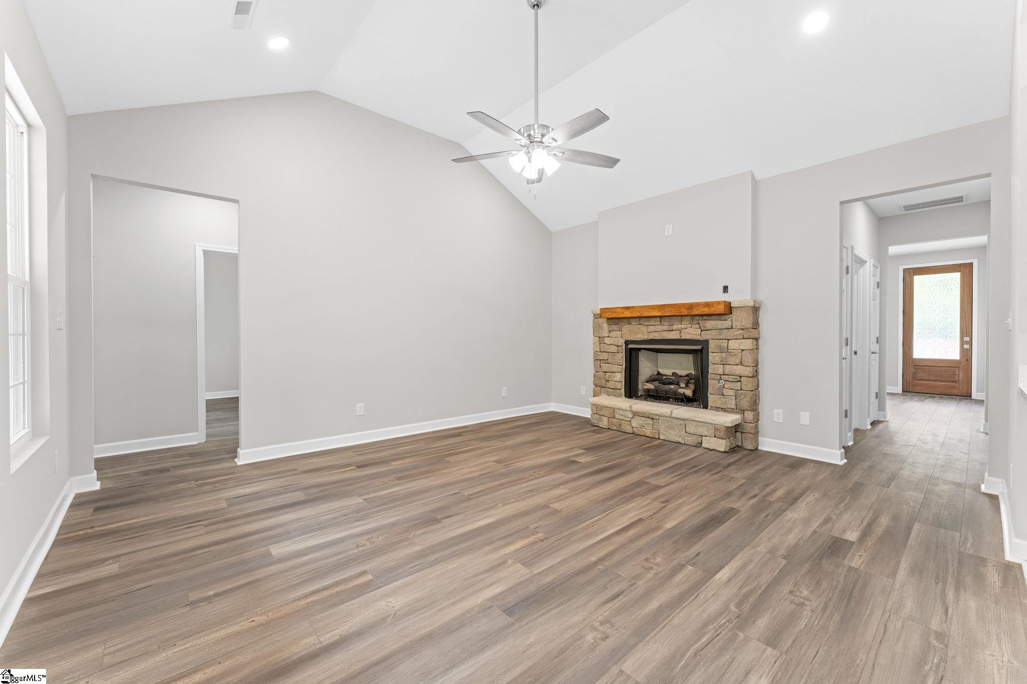 1003 Grace Street Property Photo 18